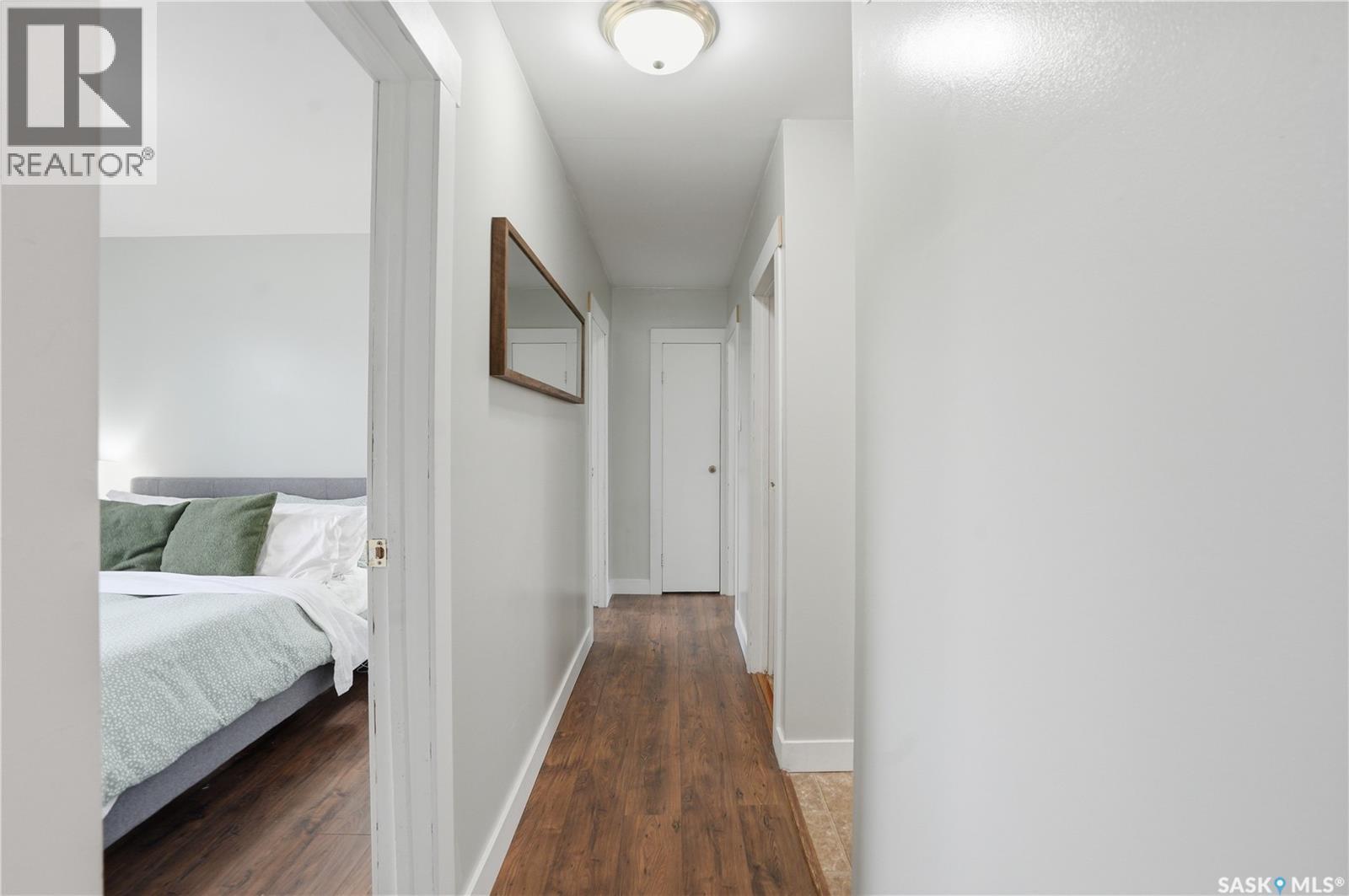 437 W Avenue N, Saskatoon, SK - Indoor