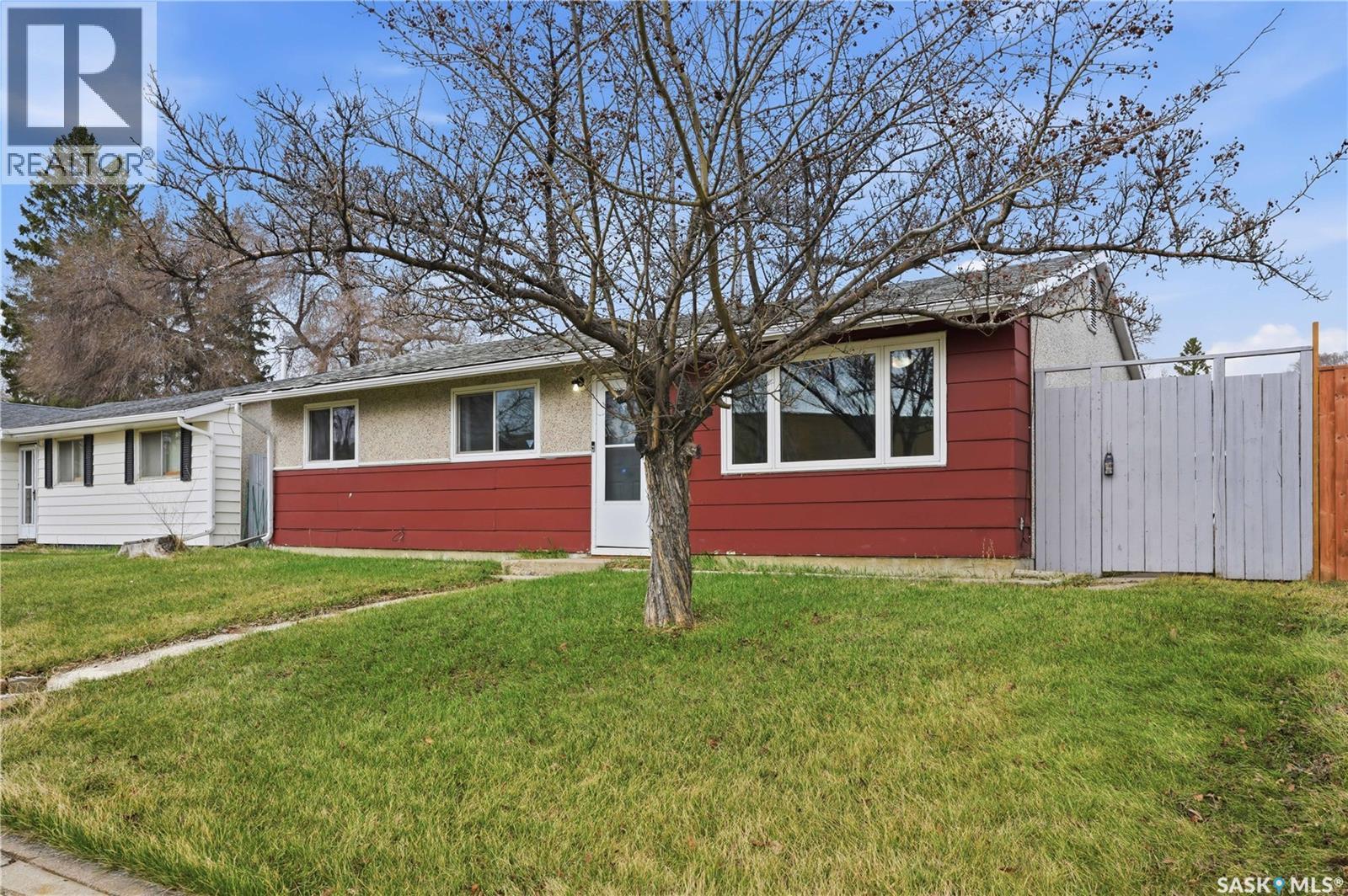 437 W Avenue N, Saskatoon, SK - Outdoor