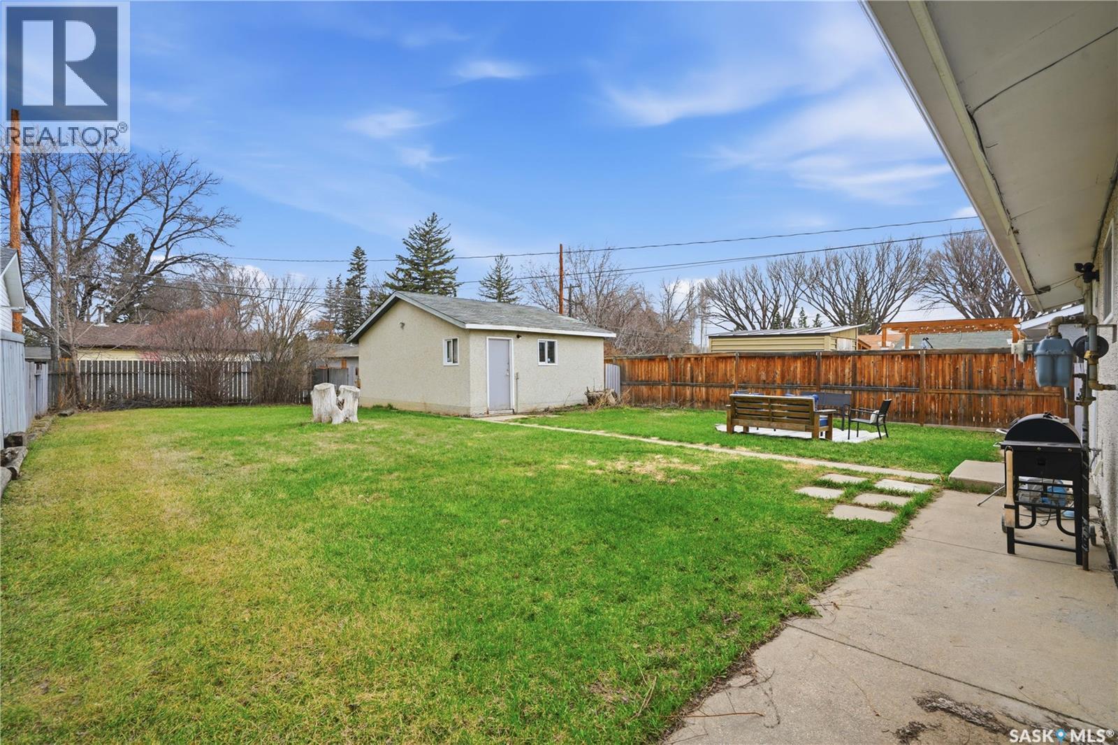 437 W Avenue N, Saskatoon, SK - Outdoor With Backyard