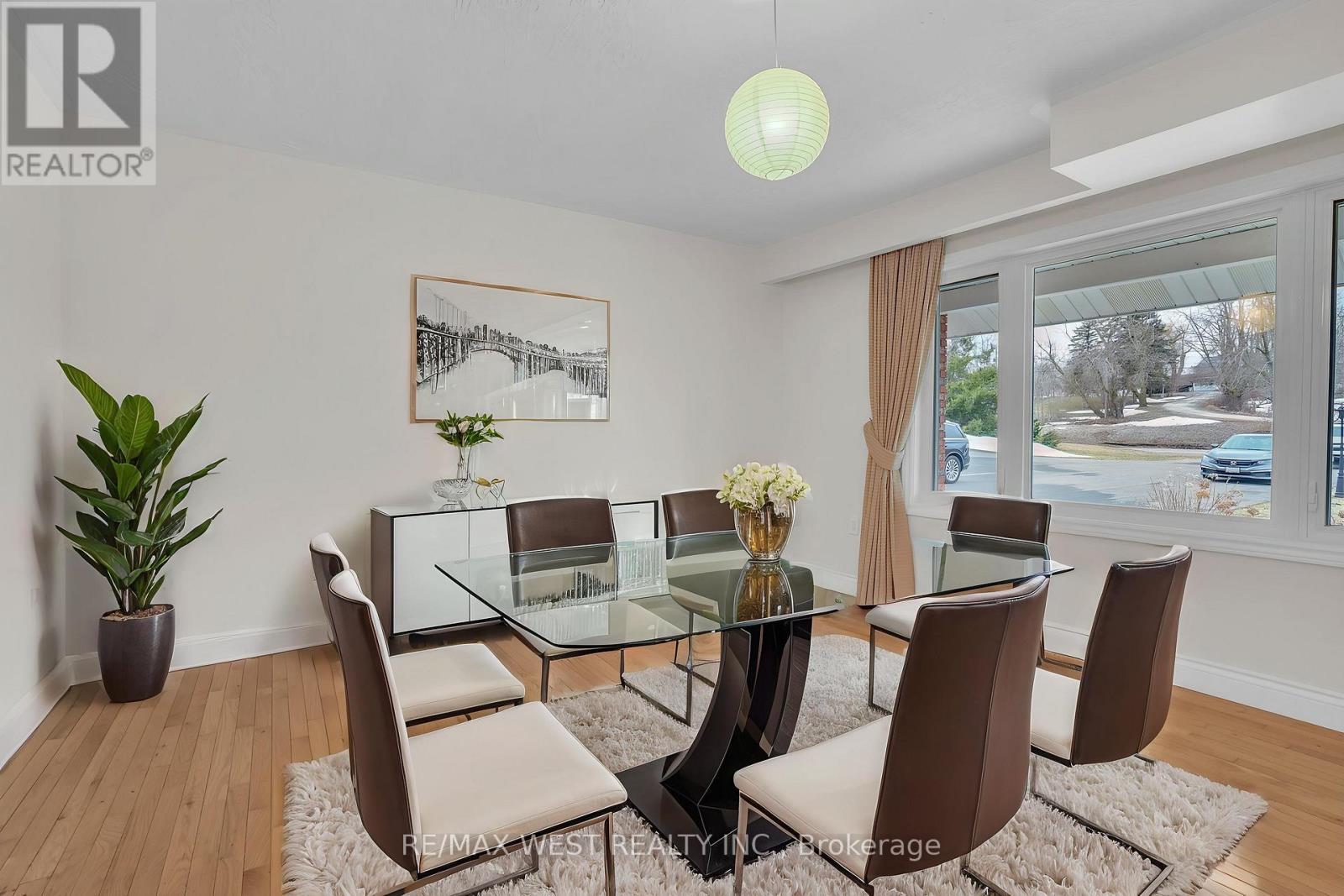 2219 County Road 42, Clearview, ON - Indoor Photo Showing Dining Room