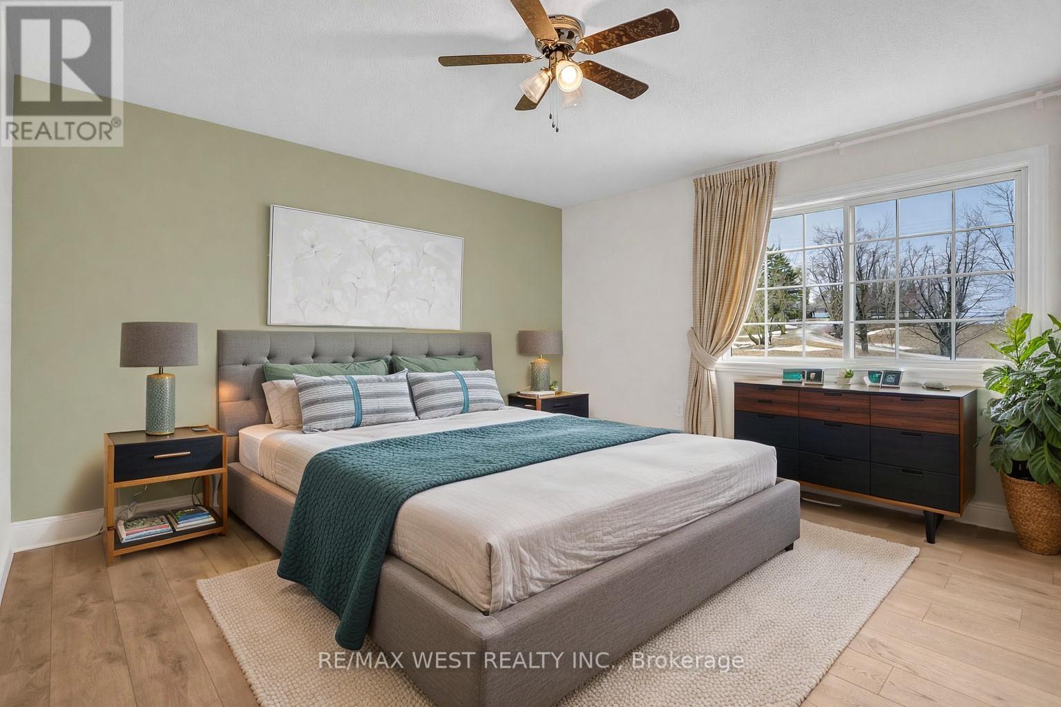 2219 County Road 42, Clearview, ON - Indoor Photo Showing Bedroom