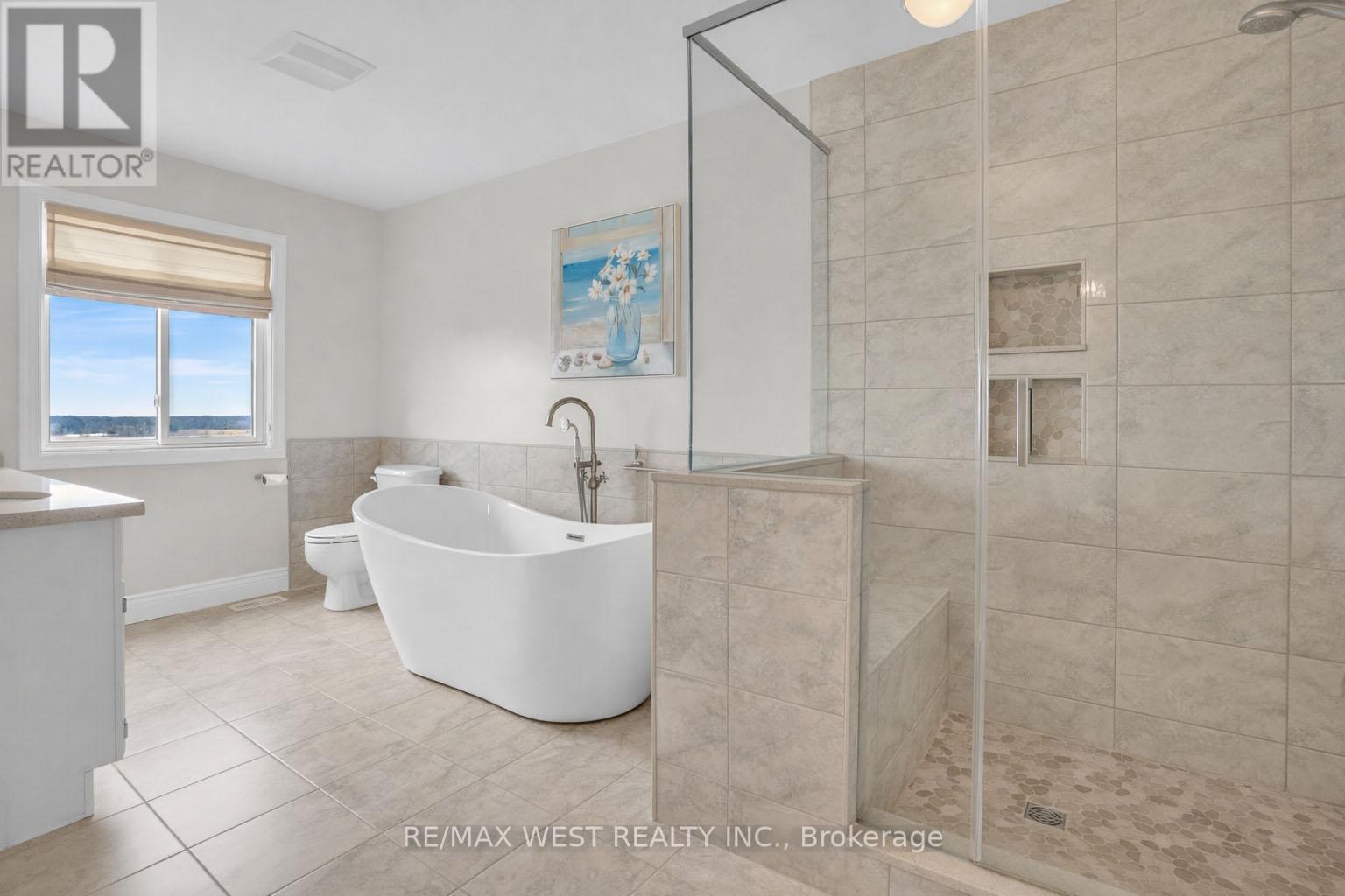 2219 County Road 42, Clearview, ON - Indoor Photo Showing Bathroom