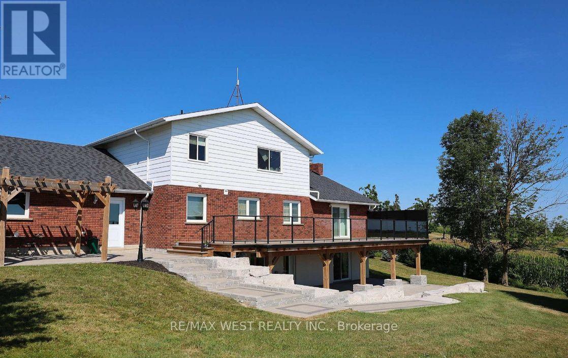 2219 County Road 42, Clearview, ON - Outdoor With Deck Patio Veranda