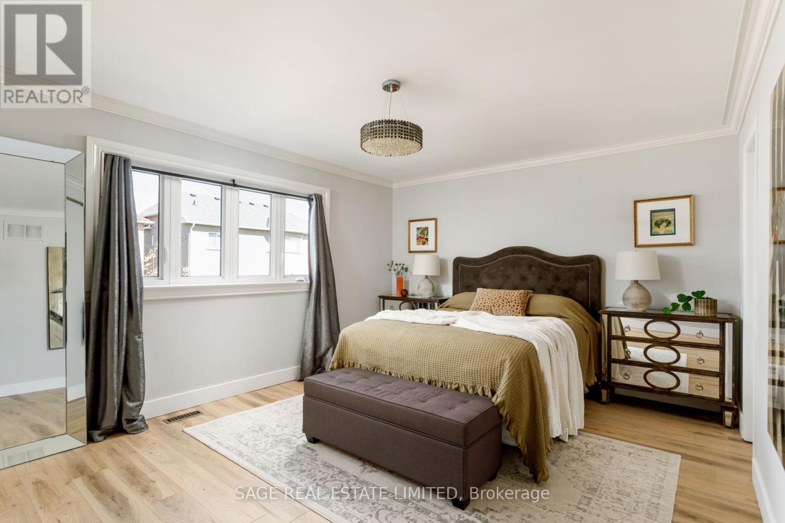 1463 Daventry Court, Mississauga, ON - Indoor Photo Showing Bedroom