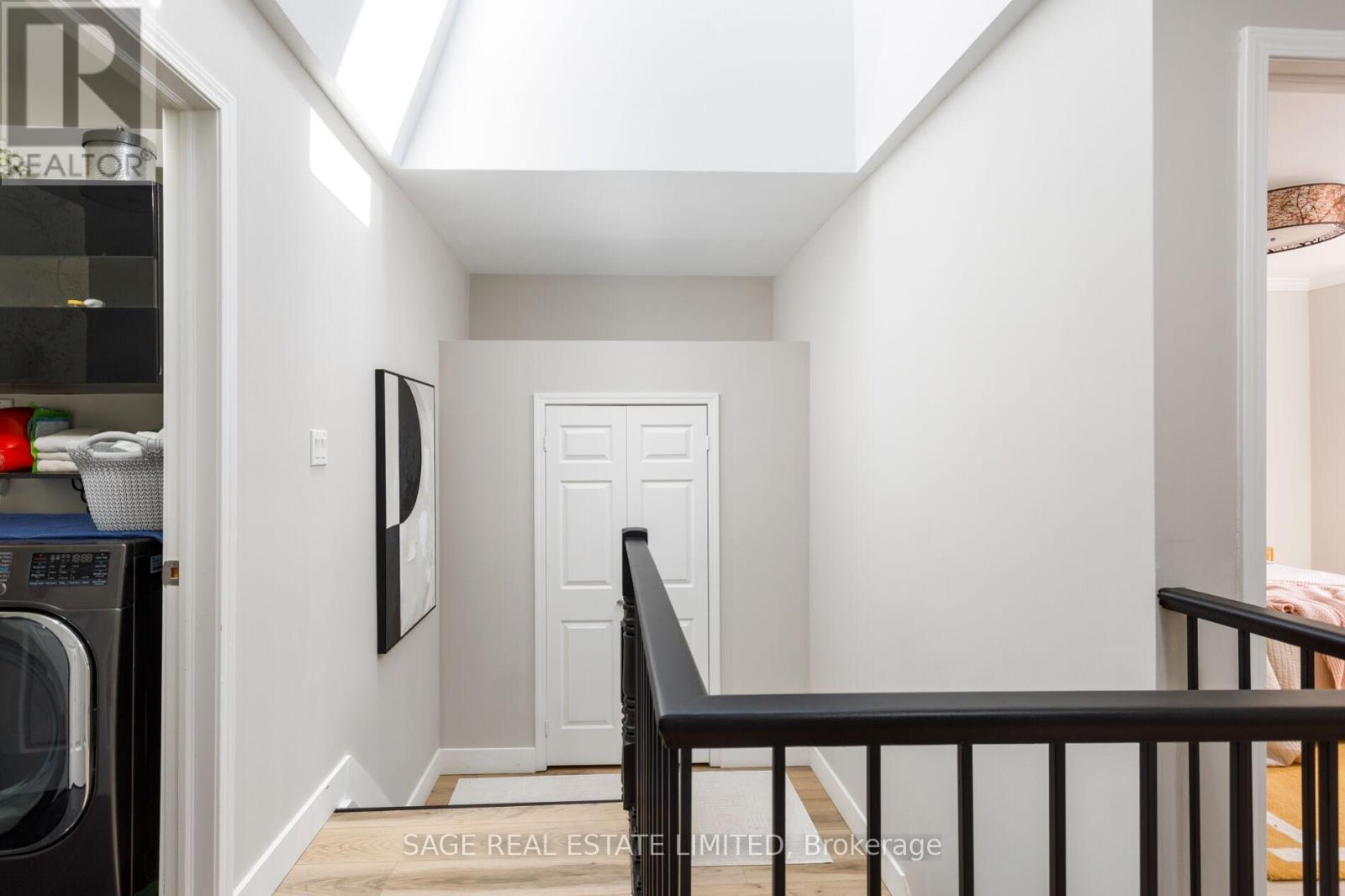 1463 Daventry Court, Mississauga, ON - Indoor Photo Showing Laundry Room