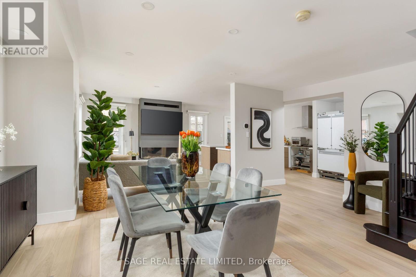 1463 Daventry Court, Mississauga, ON - Indoor Photo Showing Dining Room