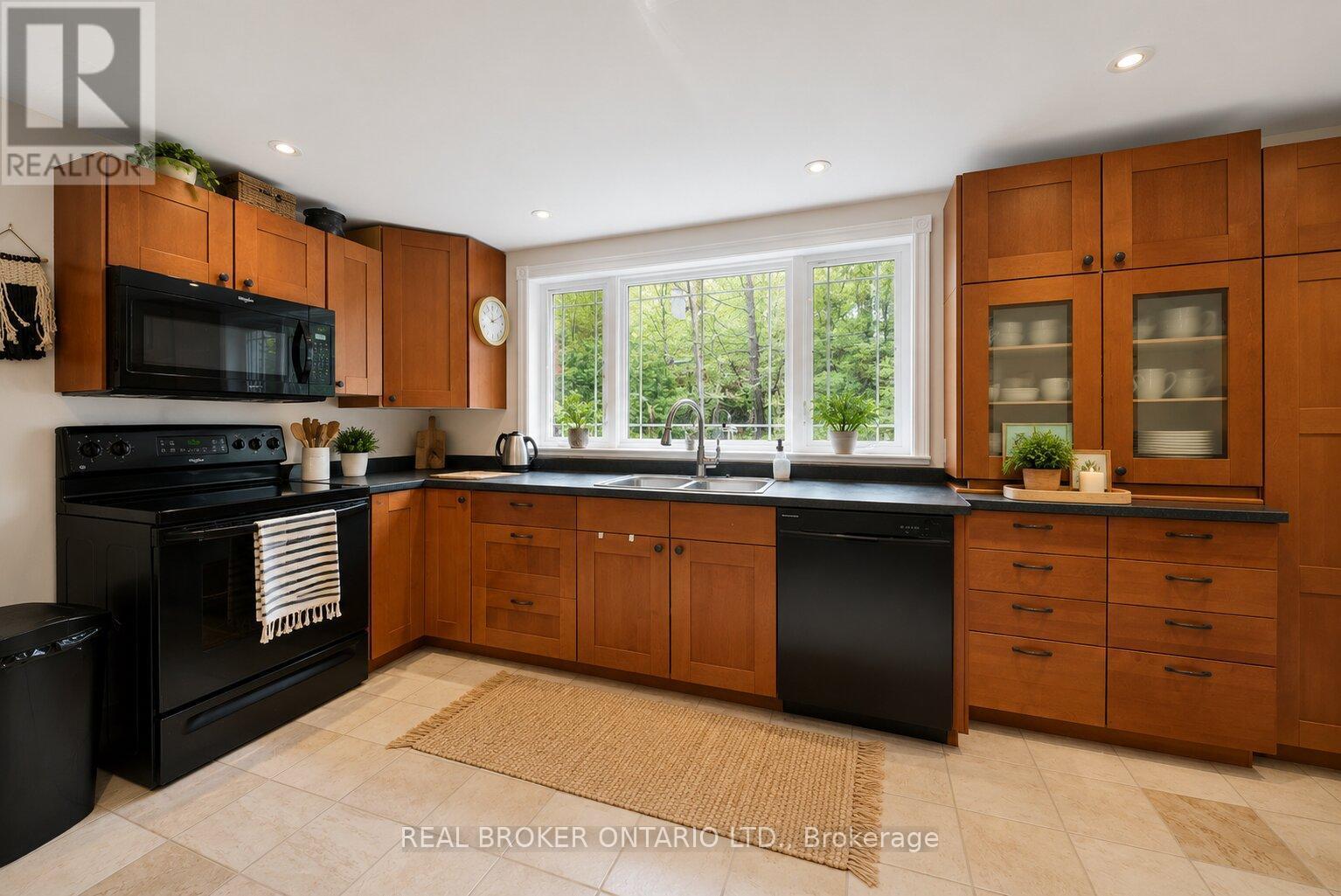 Virtually Staged - 1343 Hidden Valley Road, Burlington, ON
