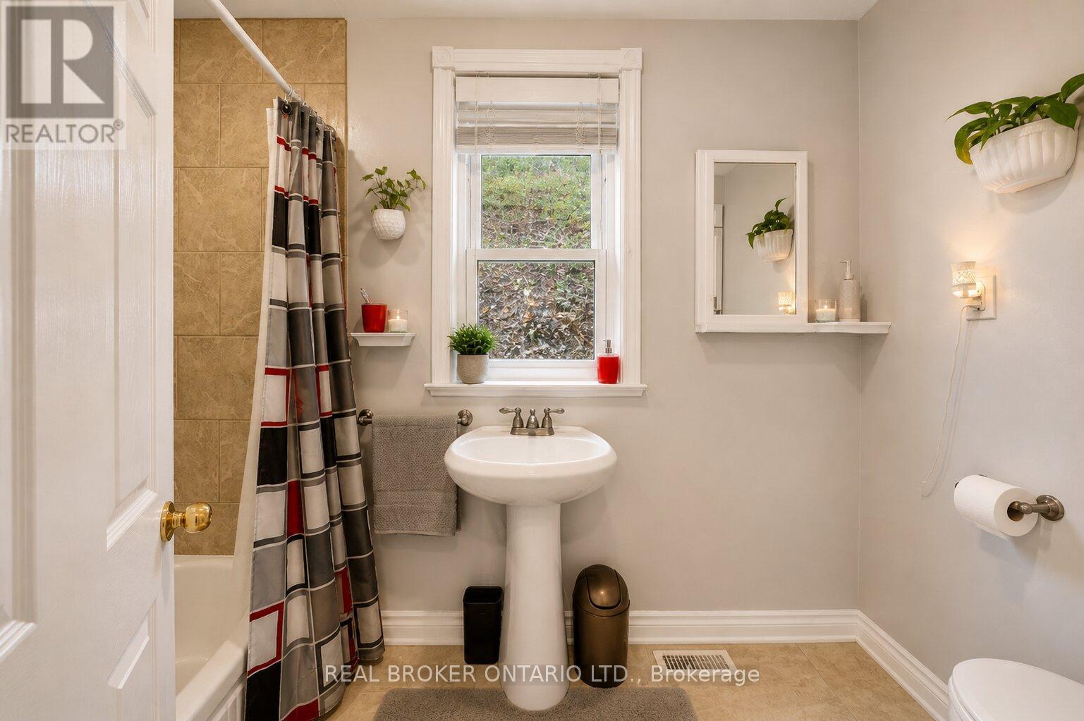 Virtually Staged - 1343 Hidden Valley Road, Burlington, ON