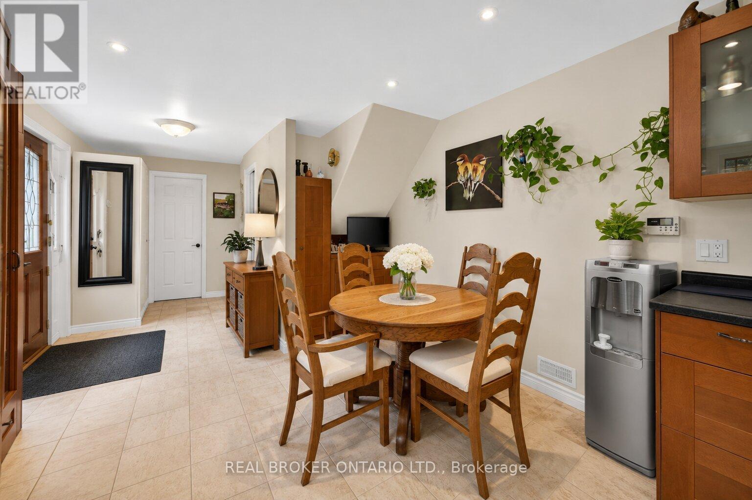 Virtually Staged - 1343 Hidden Valley Road, Burlington, ON