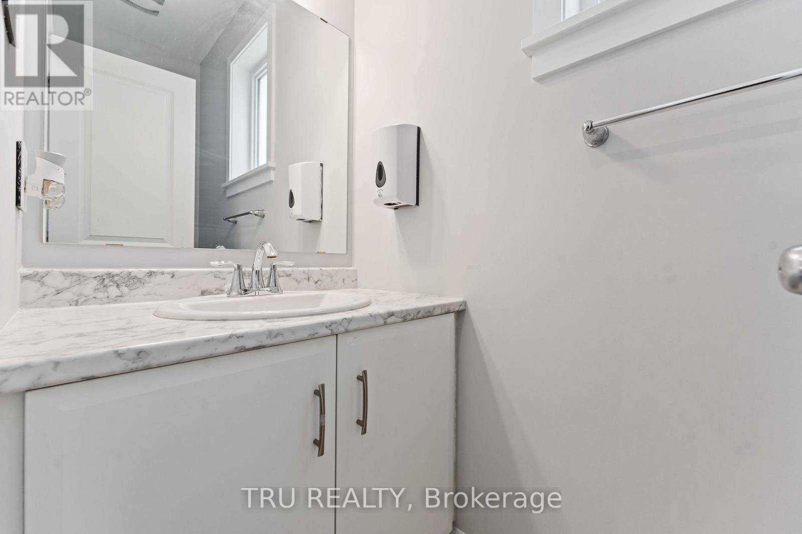Powder Room - 43 Aridus Crescent, Ottawa, ON - Indoor Photo Showing Bathroom