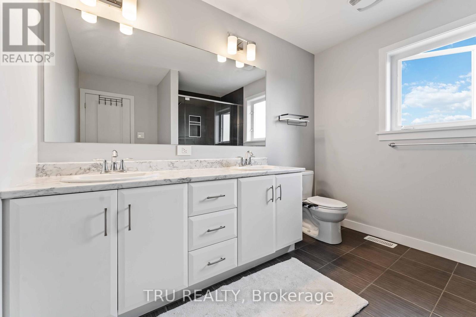 Ensuite Bathroom - 43 Aridus Crescent, Ottawa, ON - Indoor Photo Showing Bathroom