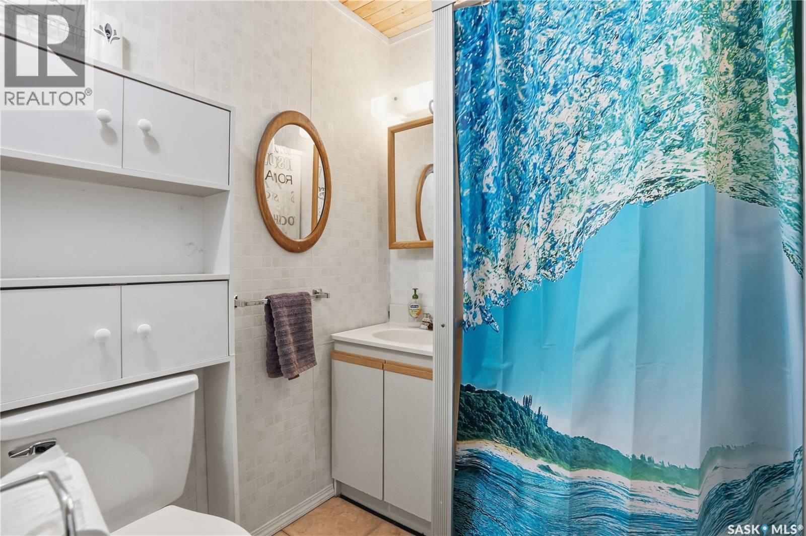 228A Green Avenue, Regina Beach, SK - Indoor Photo Showing Other Room