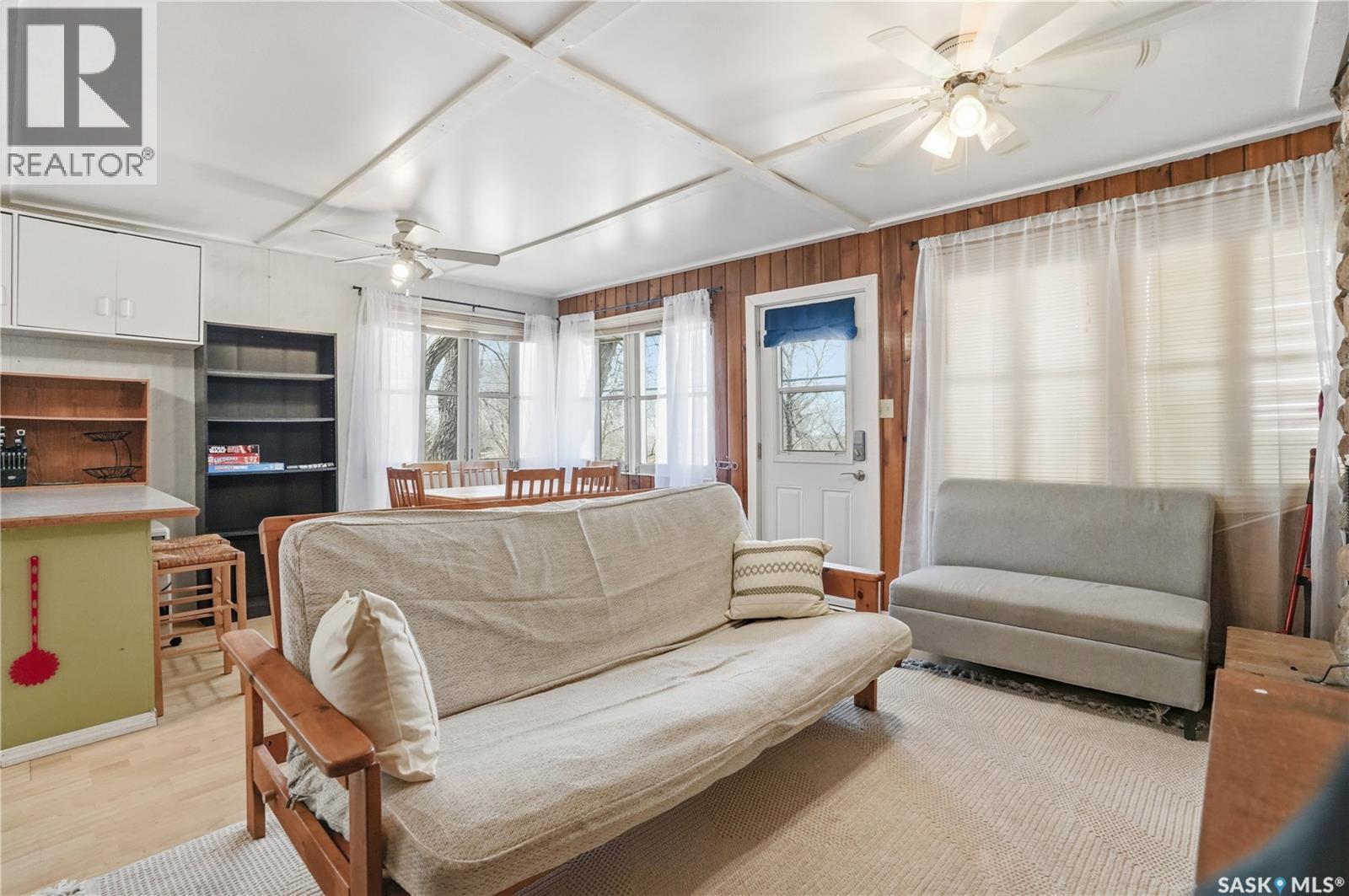 228A Green Avenue, Regina Beach, SK - Indoor