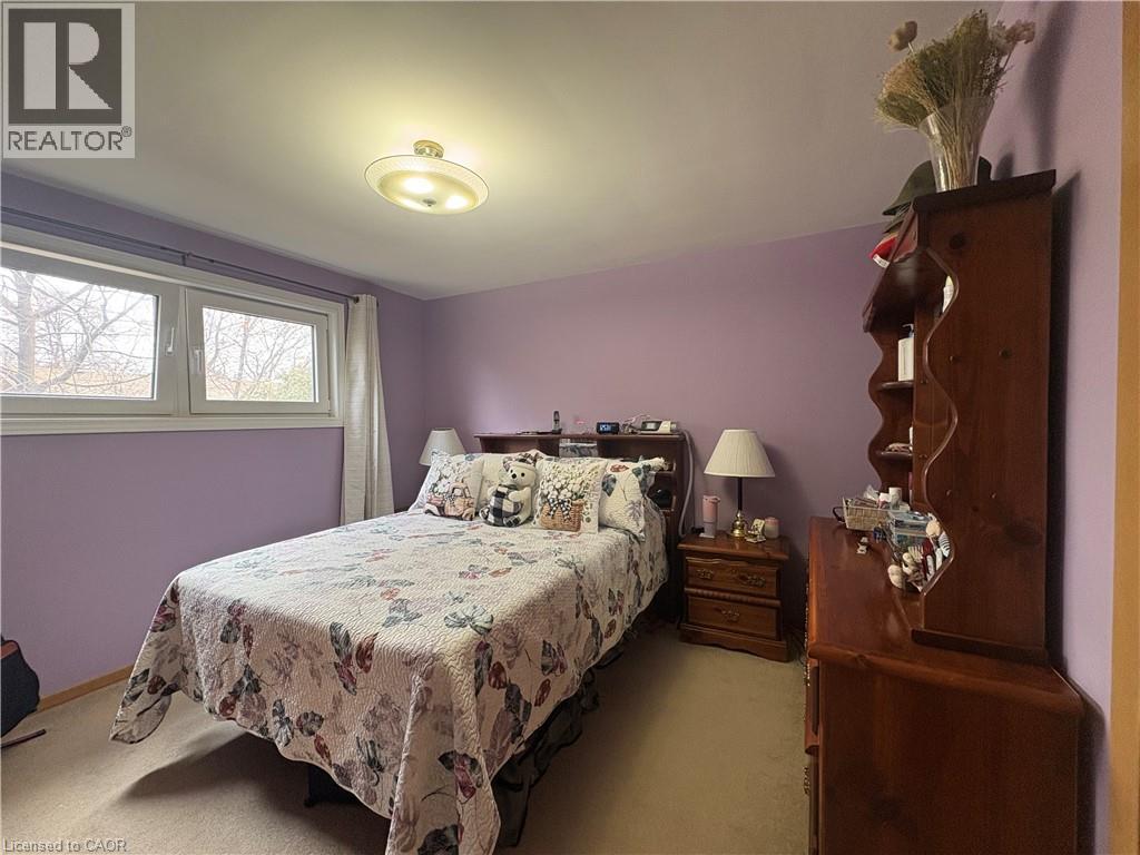 109 Ridge Street, Hamilton, ON - Indoor Photo Showing Bedroom