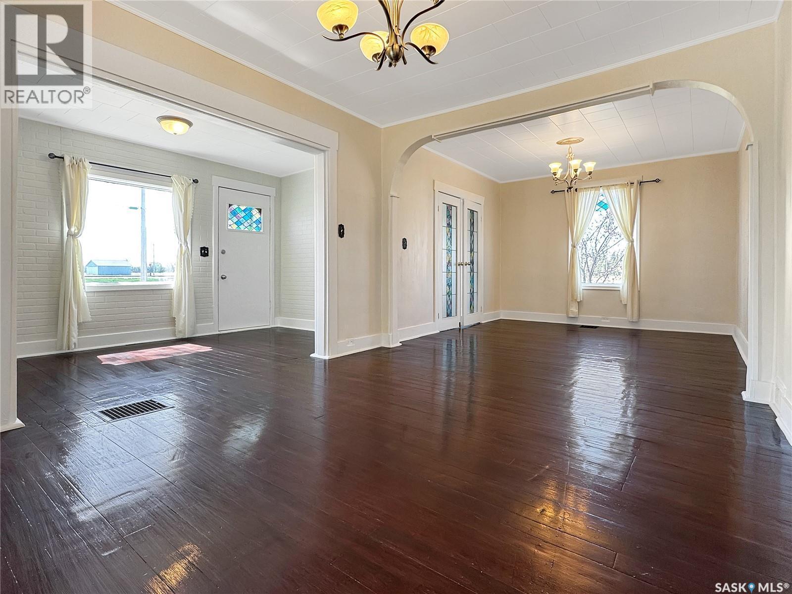 405 Railway Avenue, Cut Knife, SK - Indoor Photo Showing Other Room