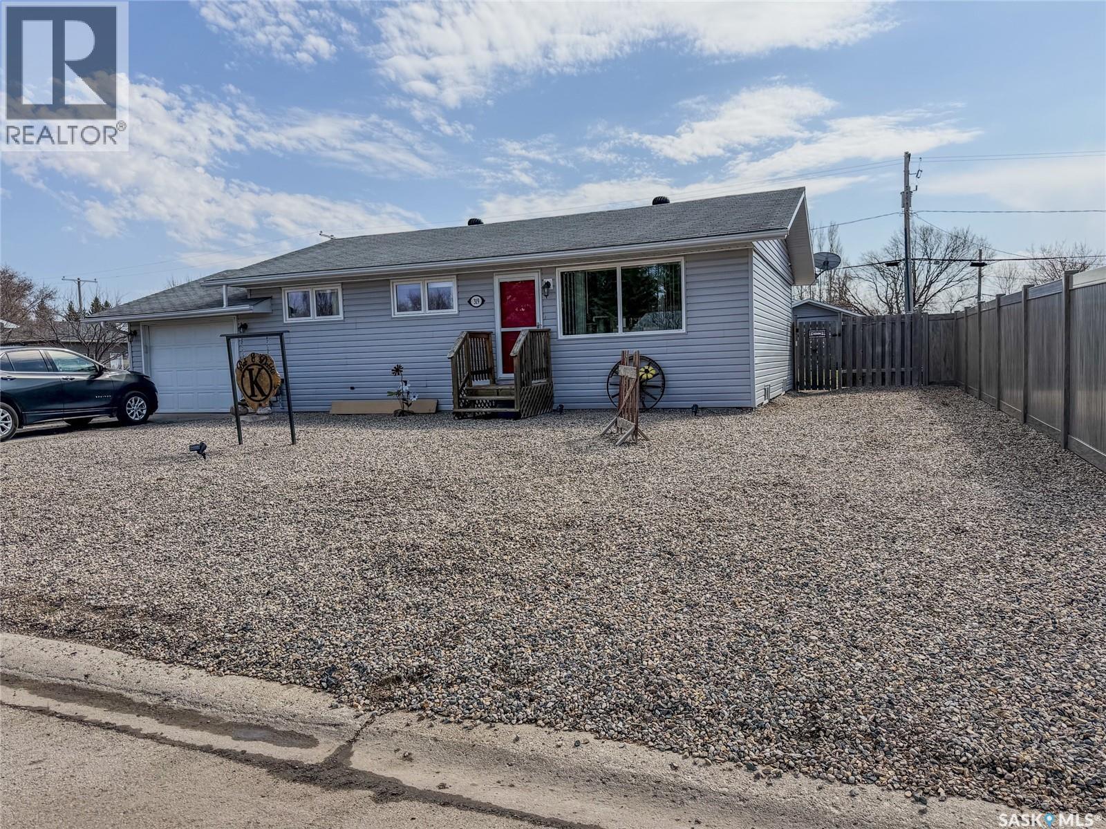 319 March Avenue E, Langenburg, SK - Outdoor