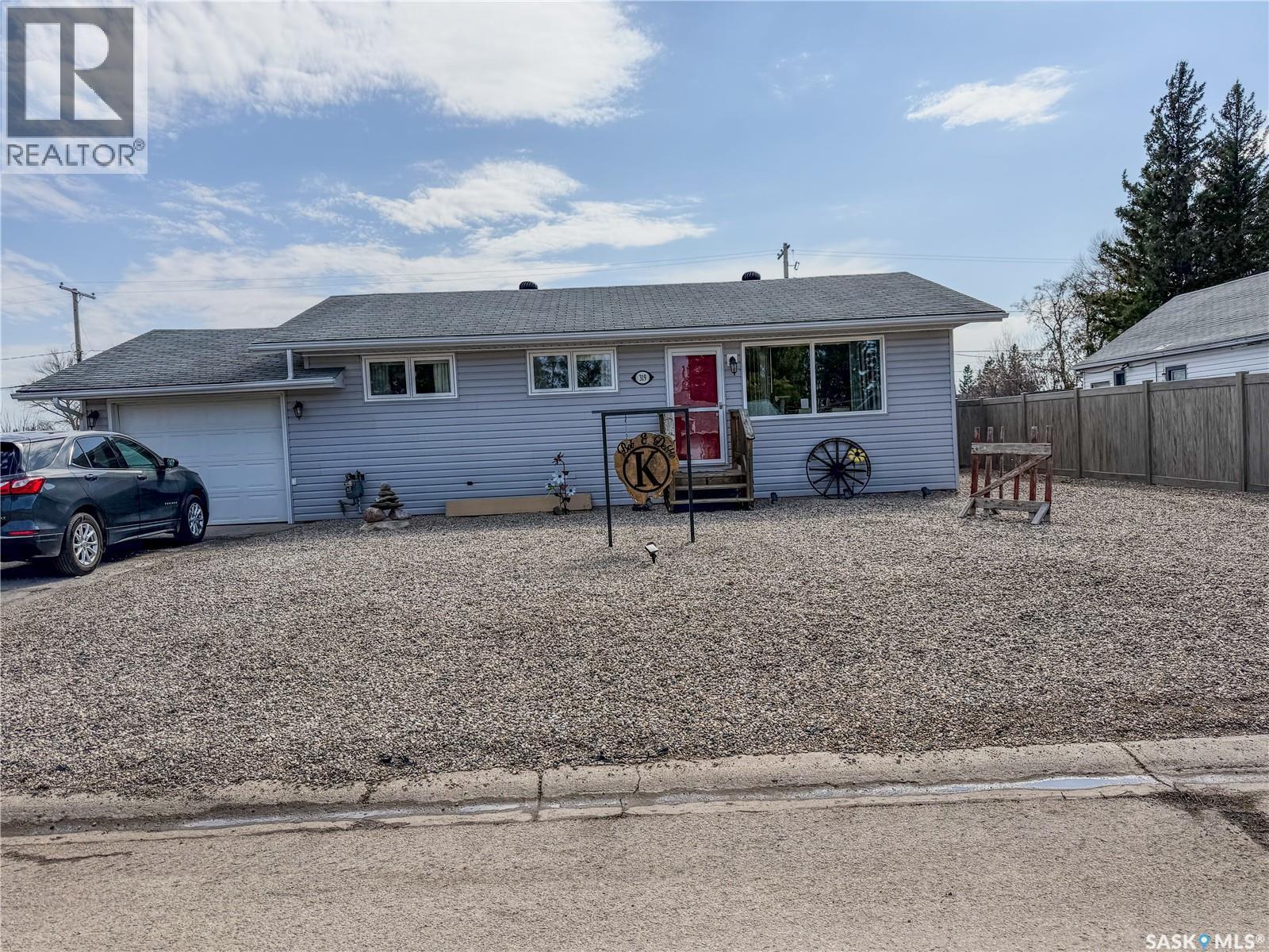 319 March Avenue E, Langenburg, SK - Outdoor
