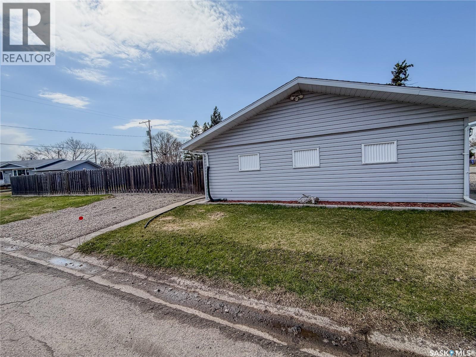 319 March Avenue E, Langenburg, SK - Outdoor