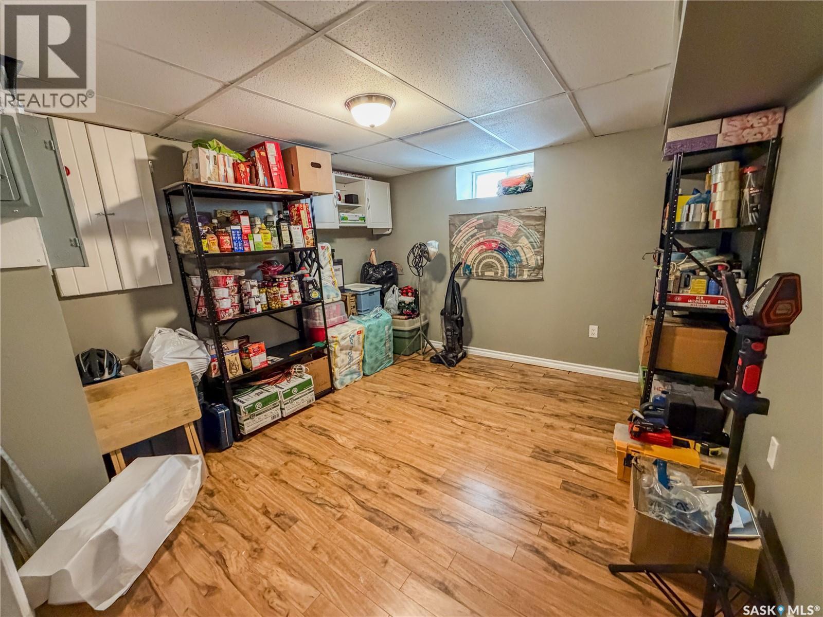 319 March Avenue E, Langenburg, SK - Indoor