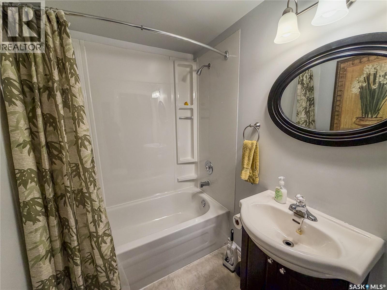 319 March Avenue E, Langenburg, SK - Indoor Photo Showing Bathroom