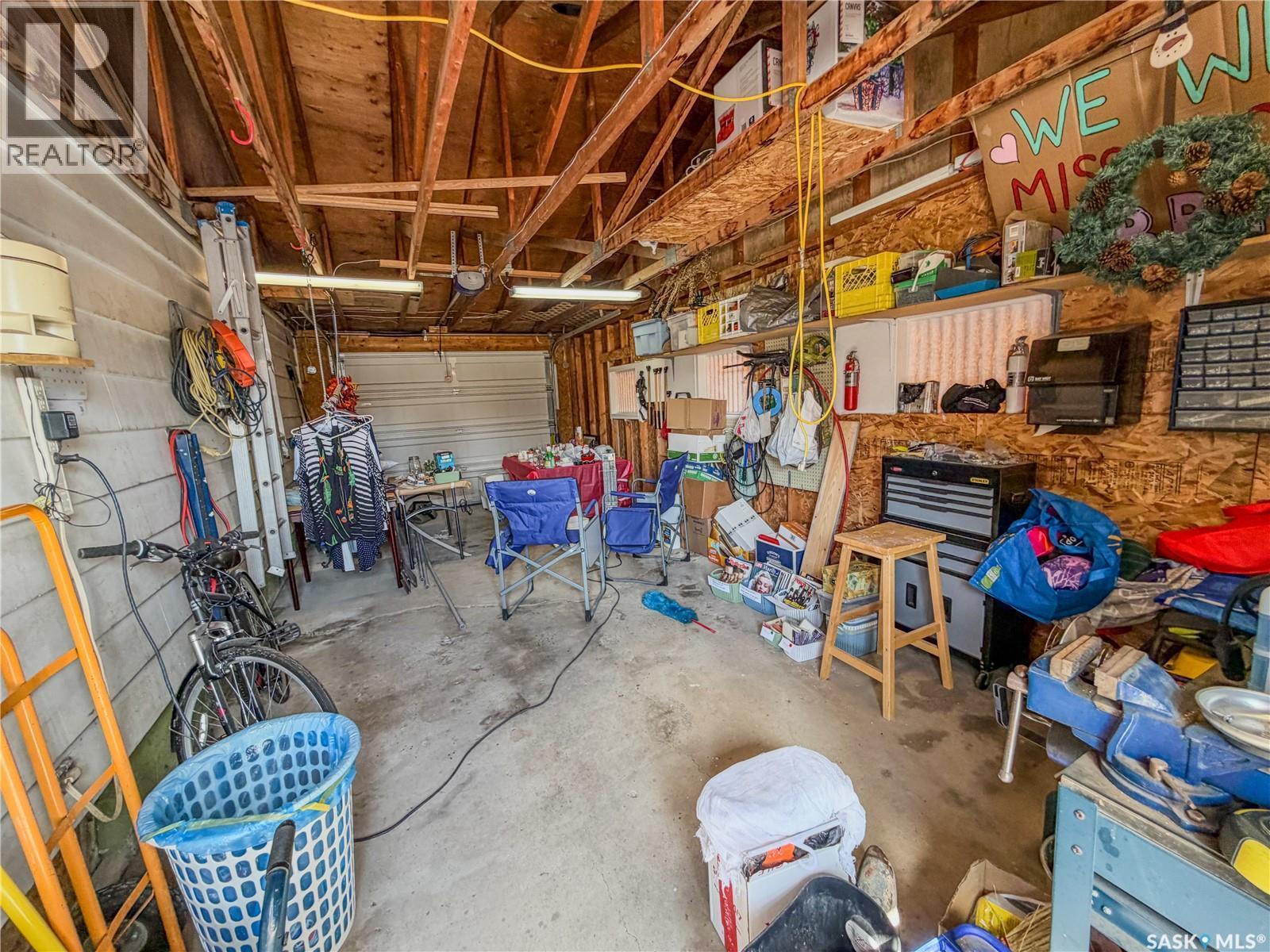 319 March Avenue E, Langenburg, SK - Indoor