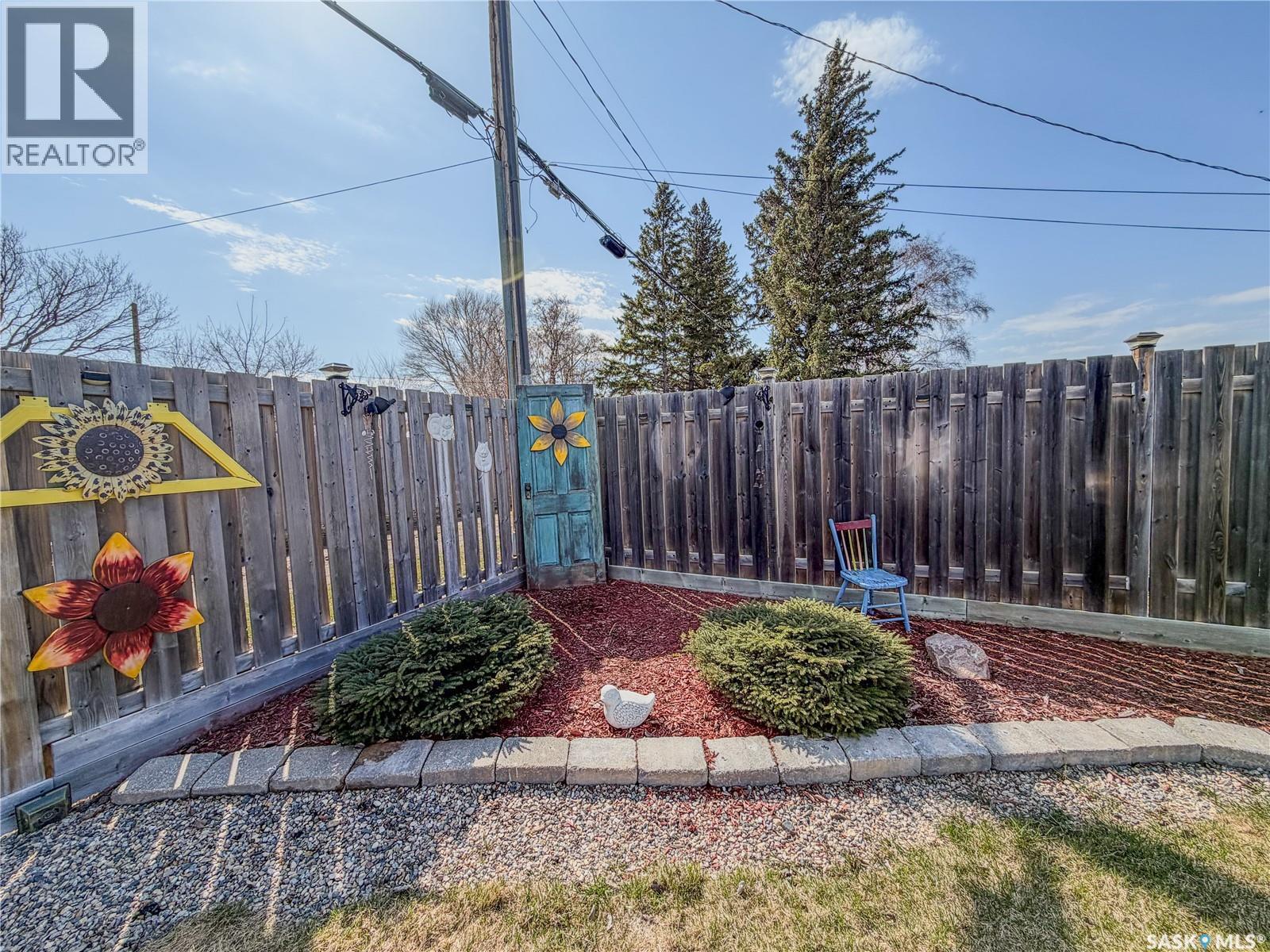 319 March Avenue E, Langenburg, SK - Outdoor
