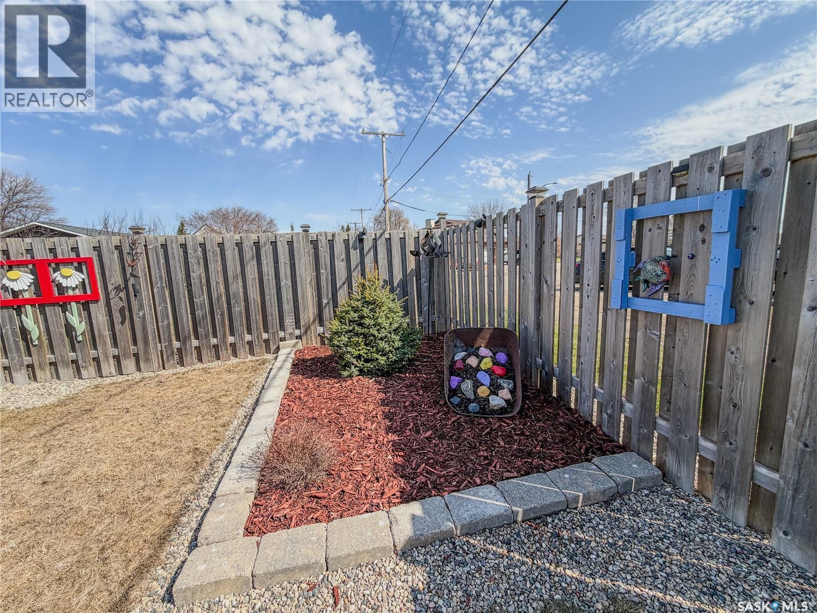 319 March Avenue E, Langenburg, SK - Outdoor