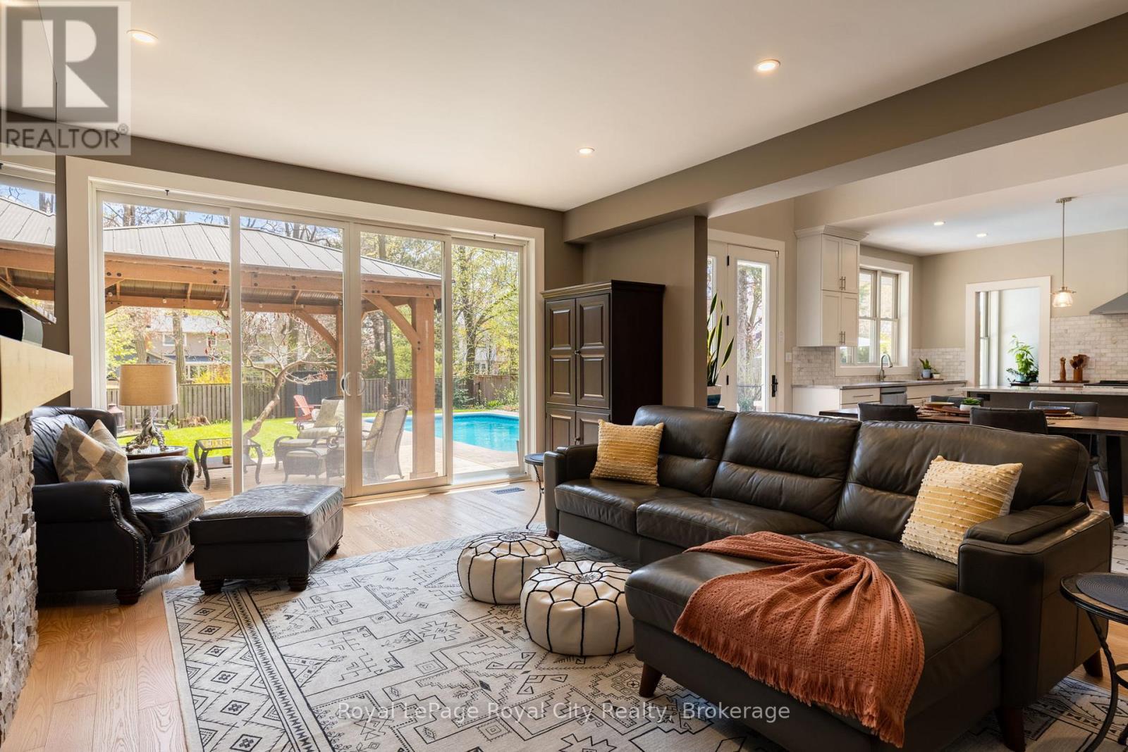 255 Normandy Avenue, Waterloo, ON - Indoor Photo Showing Living Room