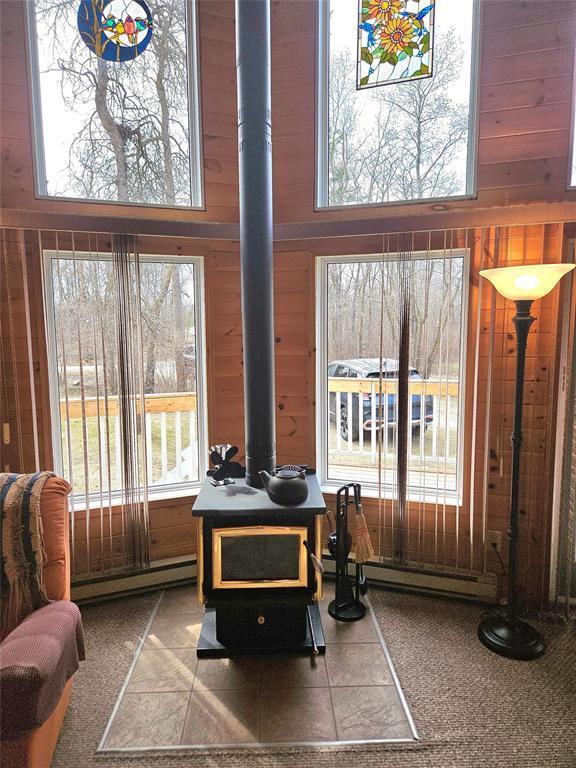 32 Elm Crescent, Bifrost Rm, MB - Indoor Photo Showing Other Room