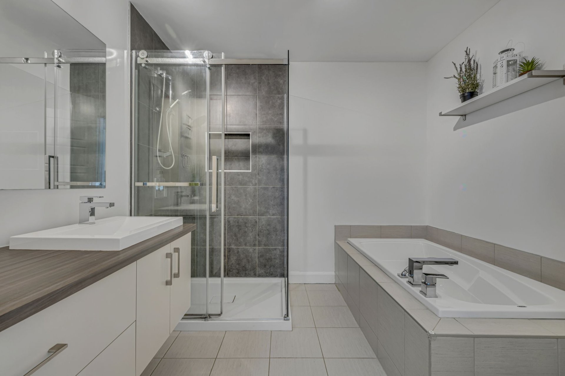 Bathroom - 431 Rue Des Mésanges, Saint-Isidore, QC - Indoor Photo Showing Bathroom