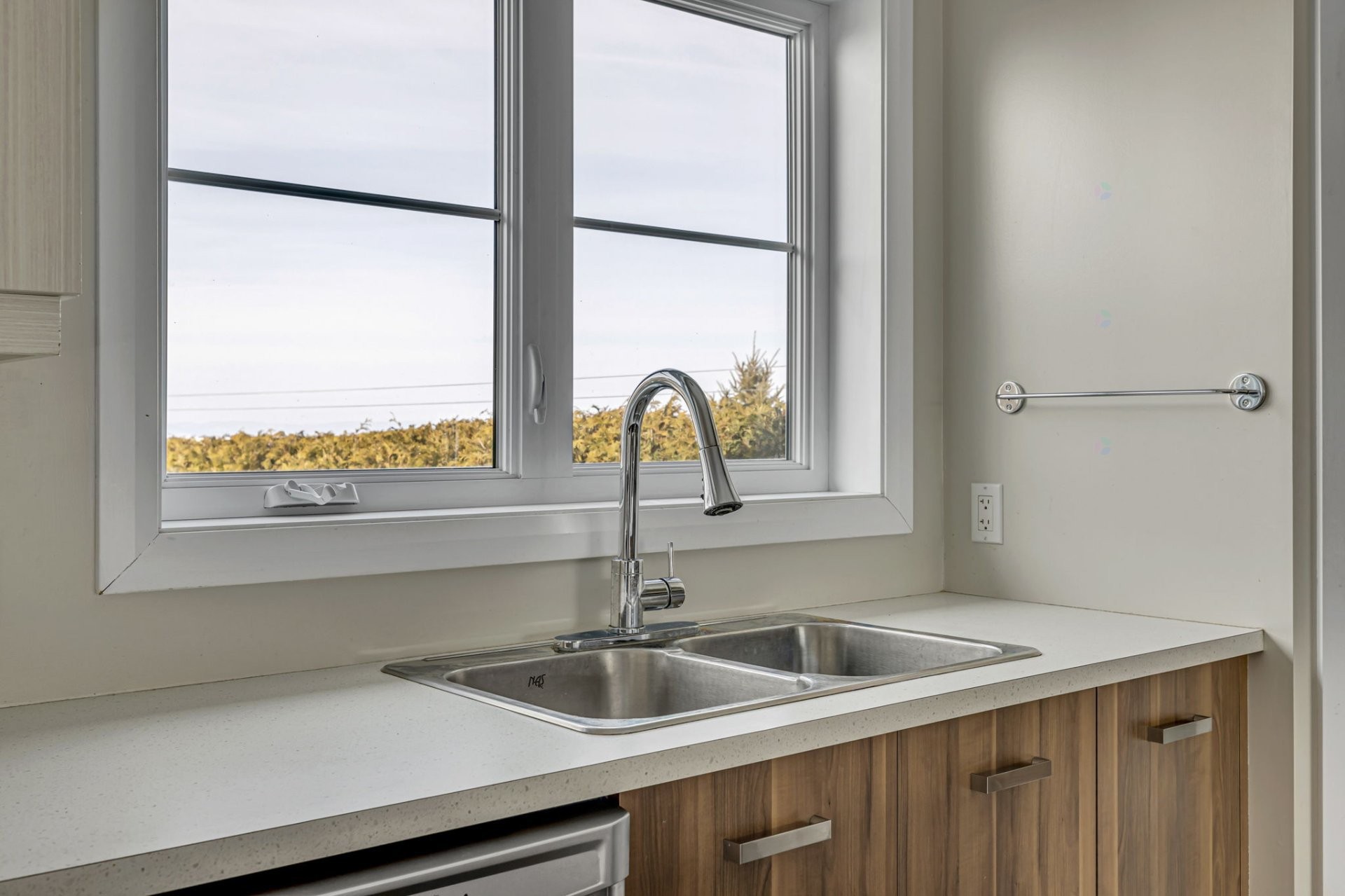 View - 431 Rue Des Mésanges, Saint-Isidore, QC - Indoor Photo Showing Kitchen With Double Sink