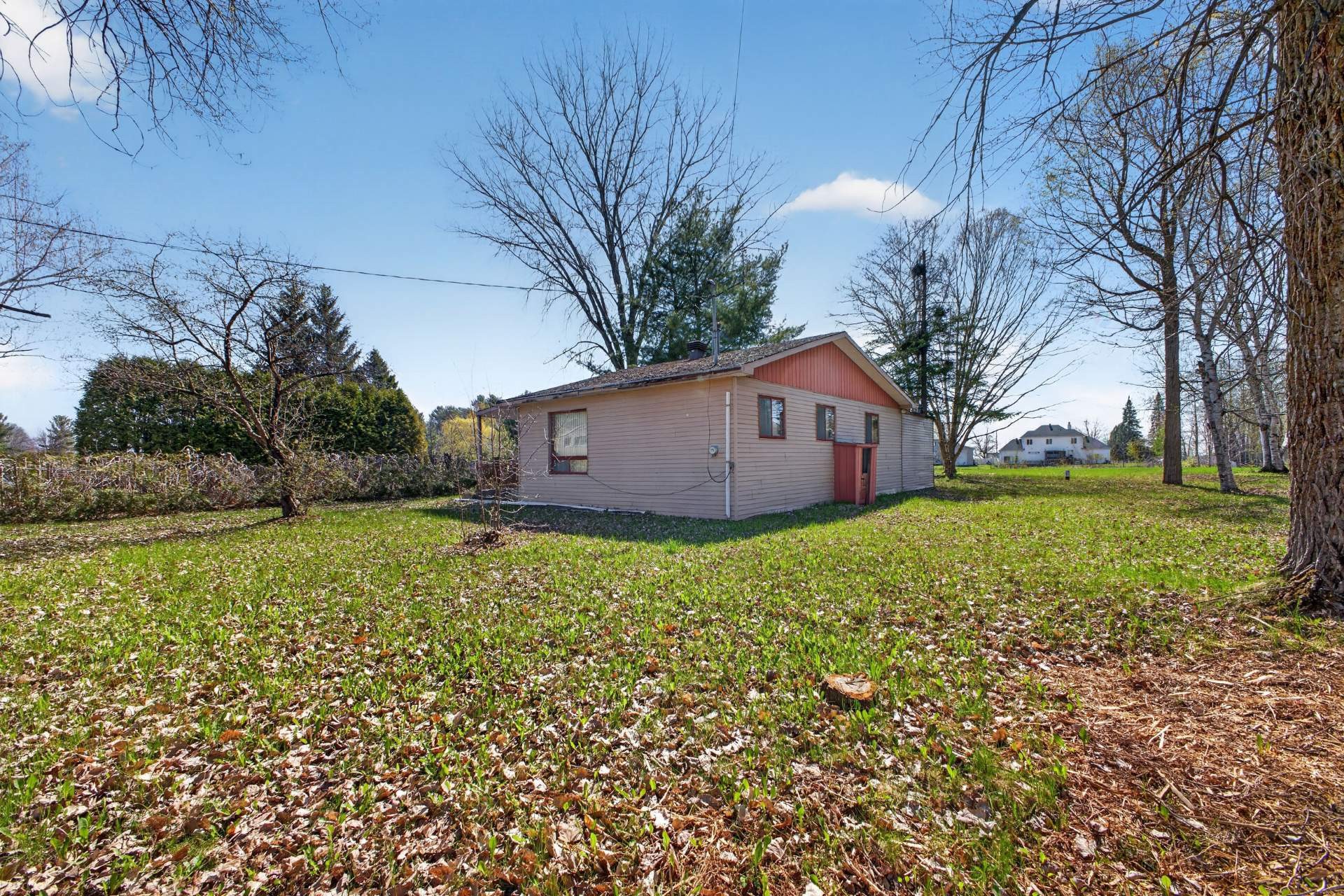 Back of Structure - 611 Rue Martin, L'Épiphanie, QC - Outdoor