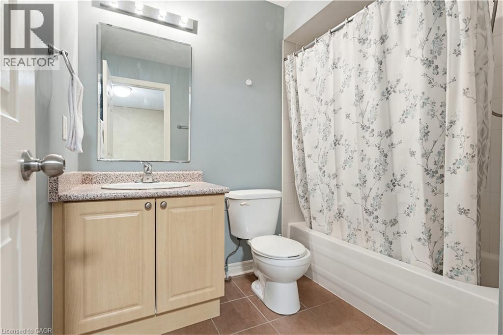 110 Highland Road E Unit# 75, Kitchener, ON - Indoor Photo Showing Bathroom