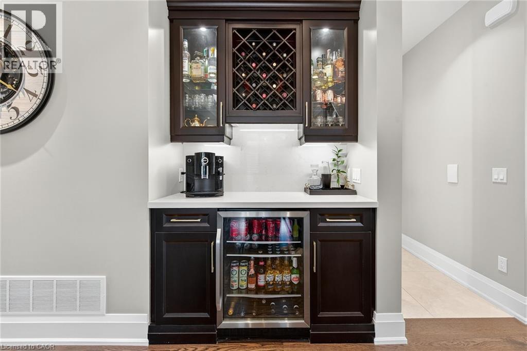 18 David Avenue, Hamilton, ON - Indoor Photo Showing Other Room