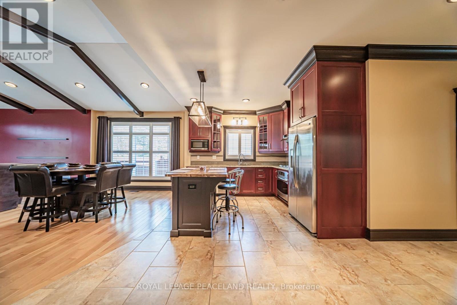 11 - 5595 Drummond Road, Niagara Falls, ON - Indoor