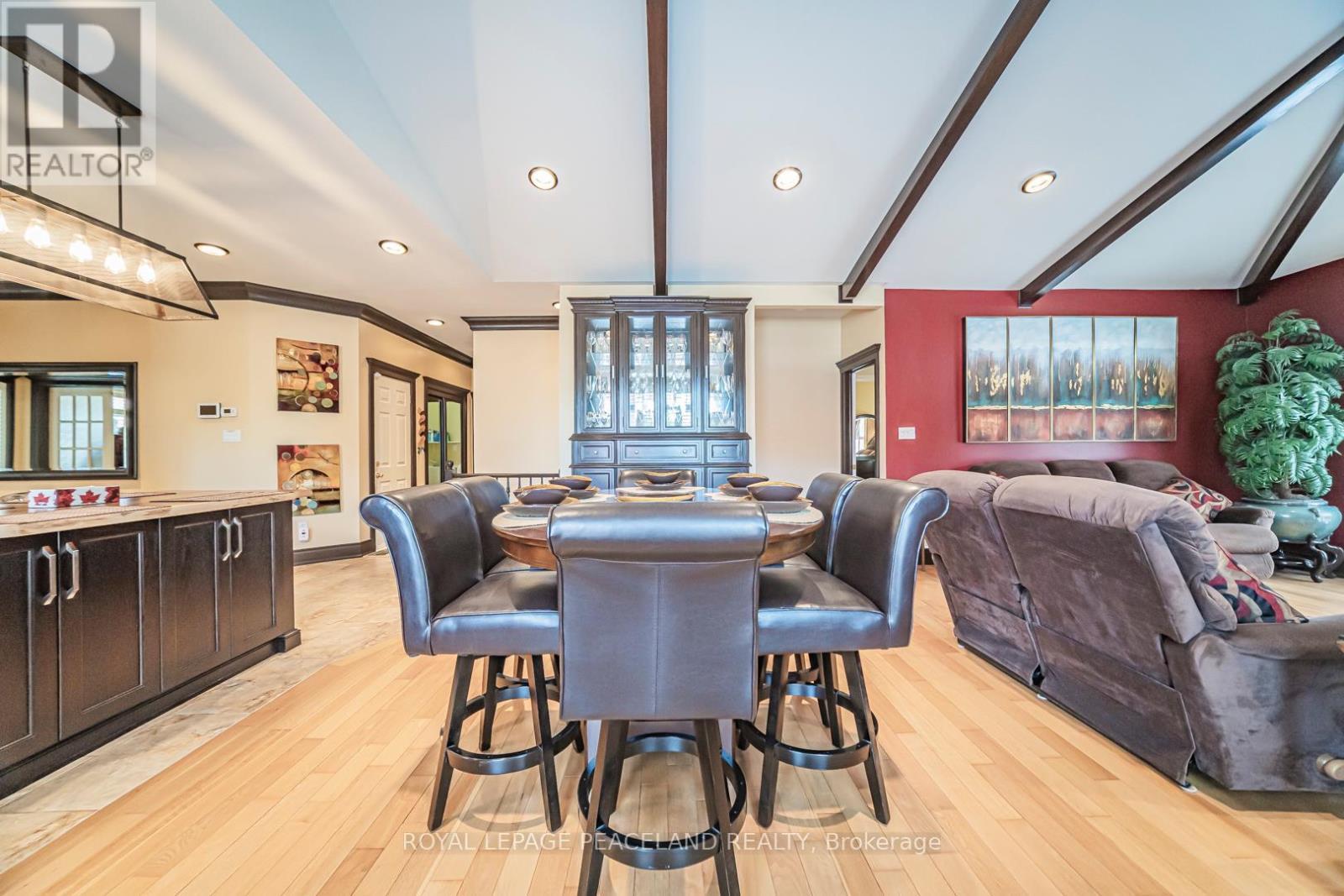 11 - 5595 Drummond Road, Niagara Falls, ON - Indoor Photo Showing Dining Room