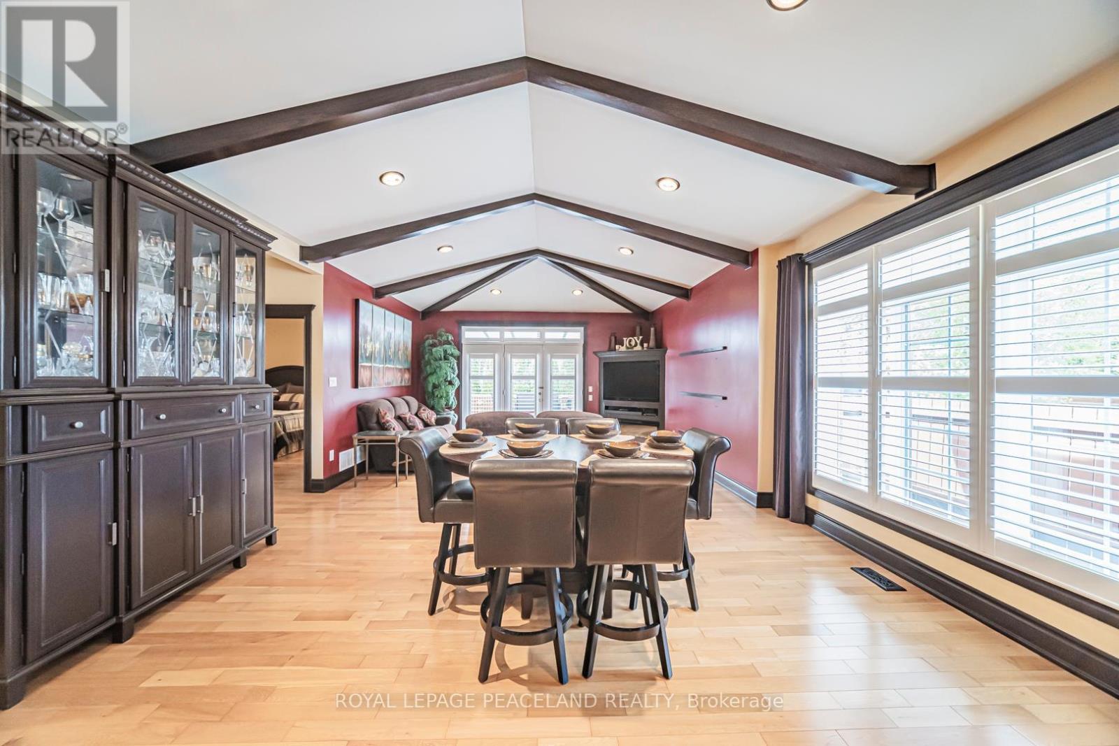 11 - 5595 Drummond Road, Niagara Falls, ON - Indoor Photo Showing Dining Room