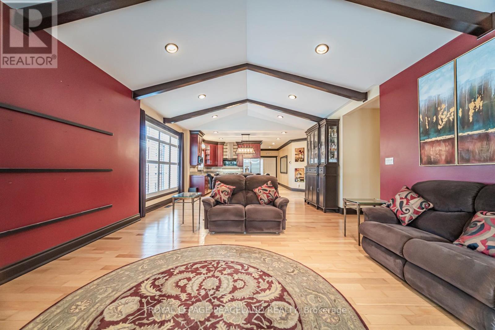 11 - 5595 Drummond Road, Niagara Falls, ON - Indoor