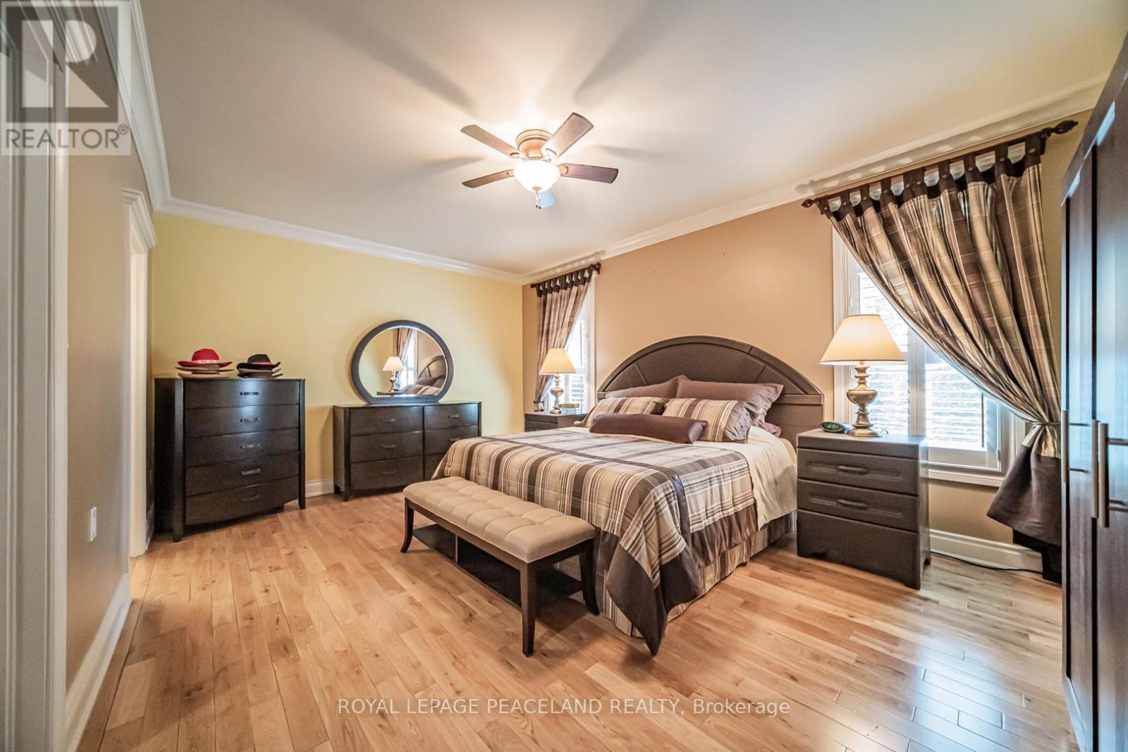 11 - 5595 Drummond Road, Niagara Falls, ON - Indoor Photo Showing Bedroom