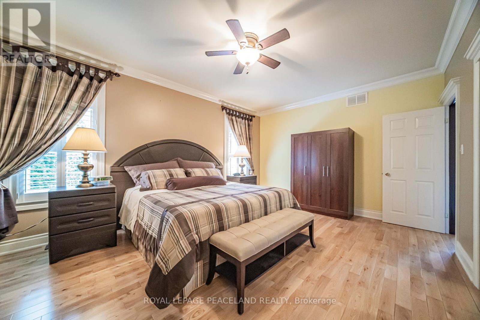 11 - 5595 Drummond Road, Niagara Falls, ON - Indoor Photo Showing Bedroom