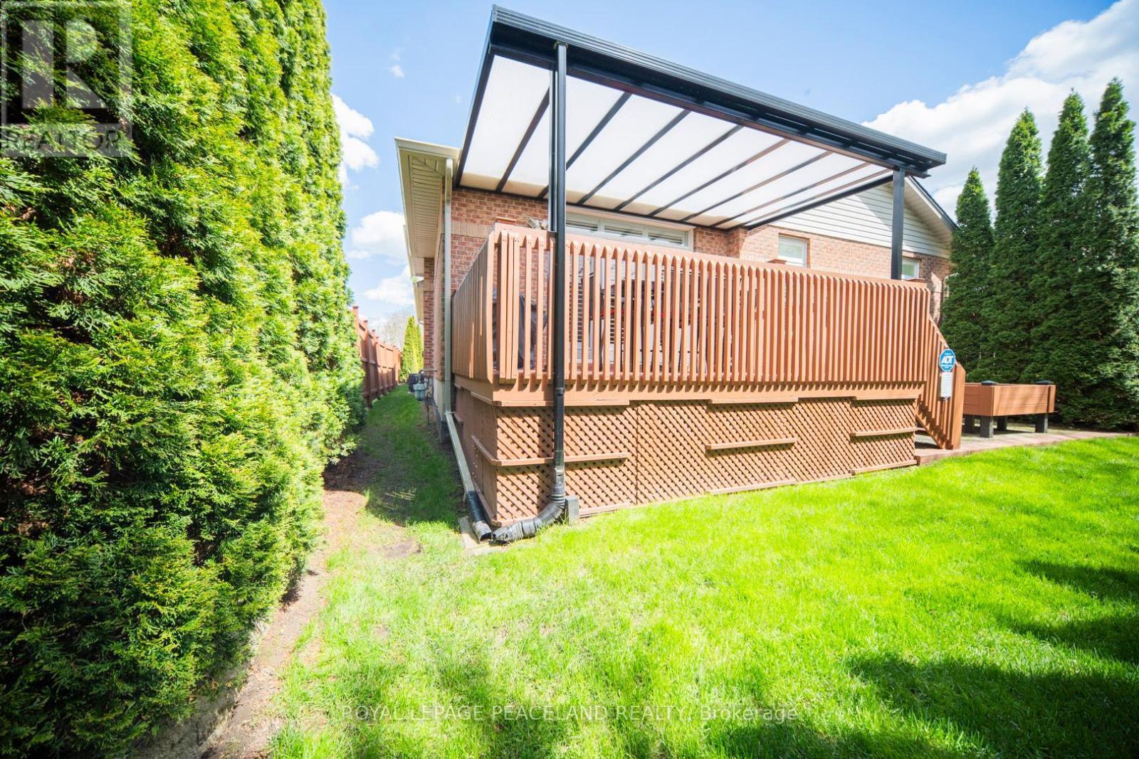 11 - 5595 Drummond Road, Niagara Falls, ON - Outdoor