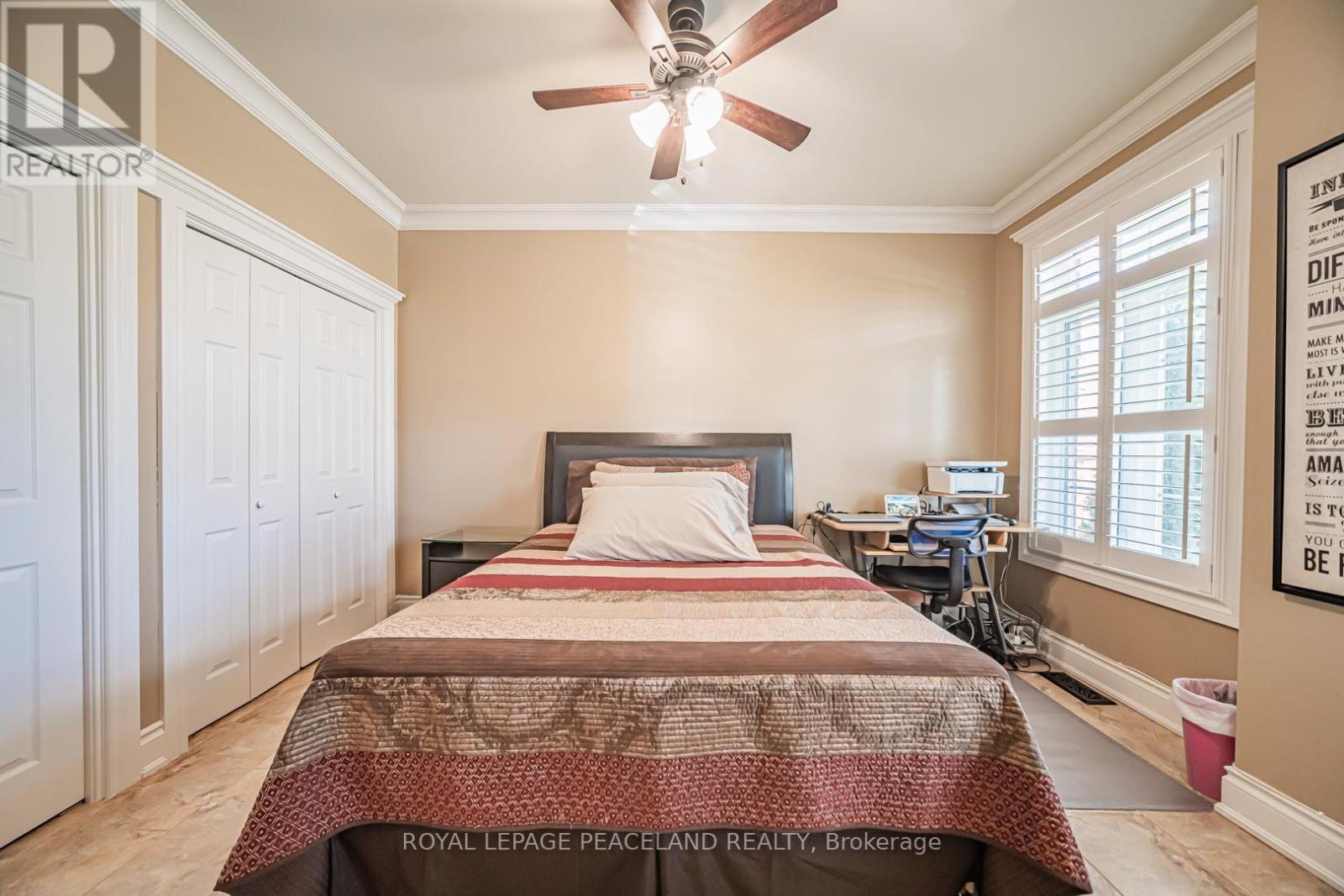 11 - 5595 Drummond Road, Niagara Falls, ON - Indoor Photo Showing Bedroom