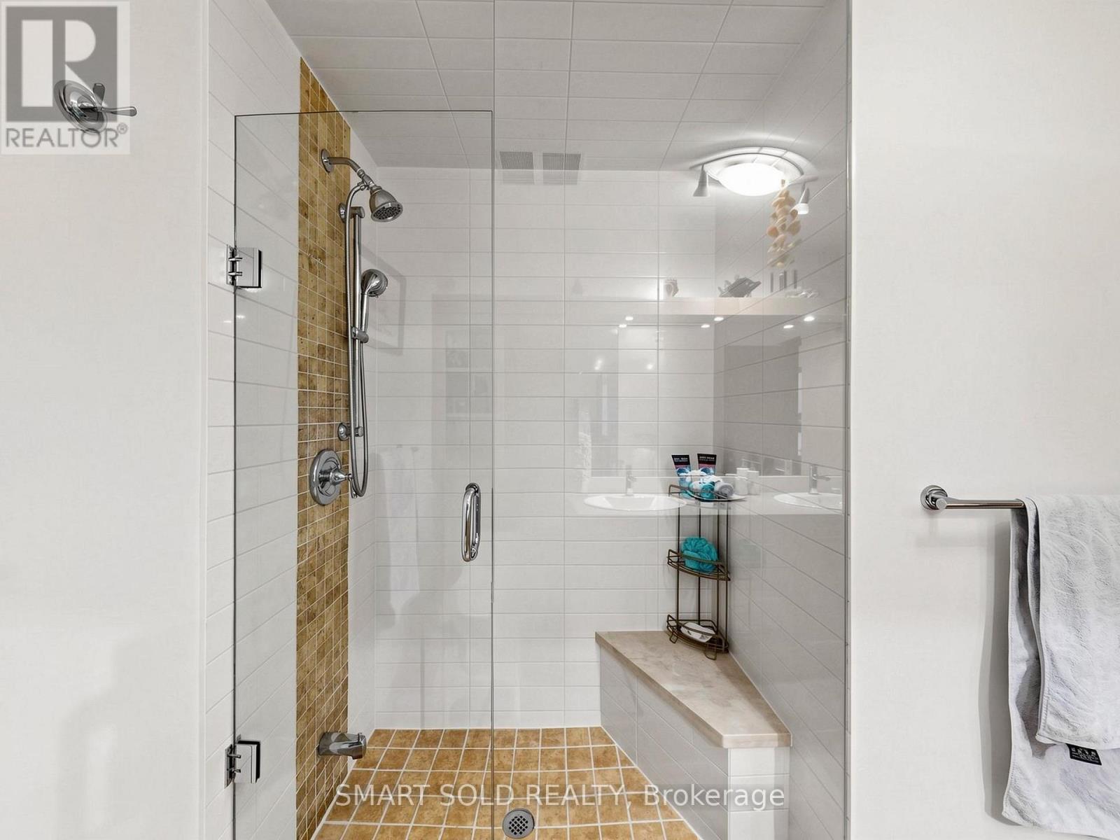 14 Marchwood Crescent, Richmond Hill, ON - Indoor Photo Showing Bathroom