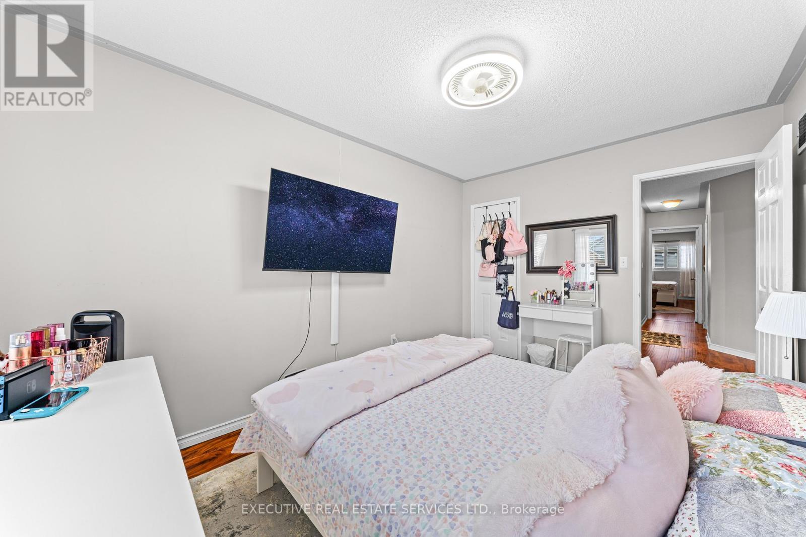 5727 Keldrew Avenue, Mississauga, ON - Indoor Photo Showing Bedroom