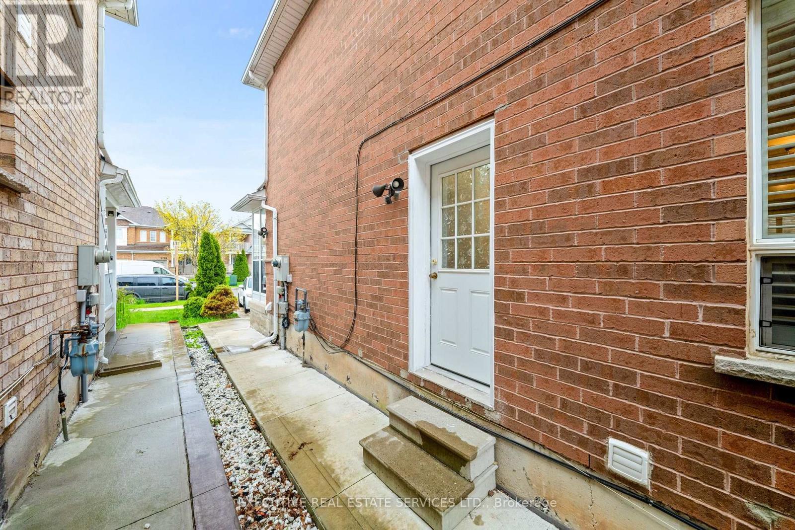 5727 Keldrew Avenue, Mississauga, ON - Outdoor With Exterior