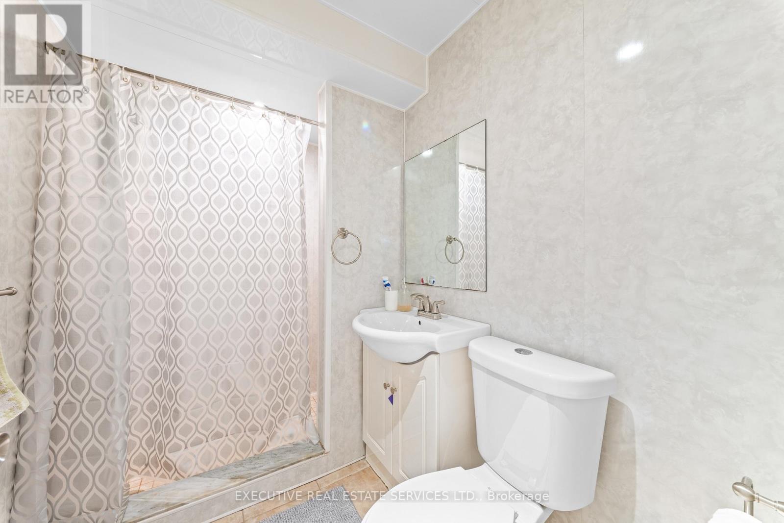 5727 Keldrew Avenue, Mississauga, ON - Indoor Photo Showing Bathroom