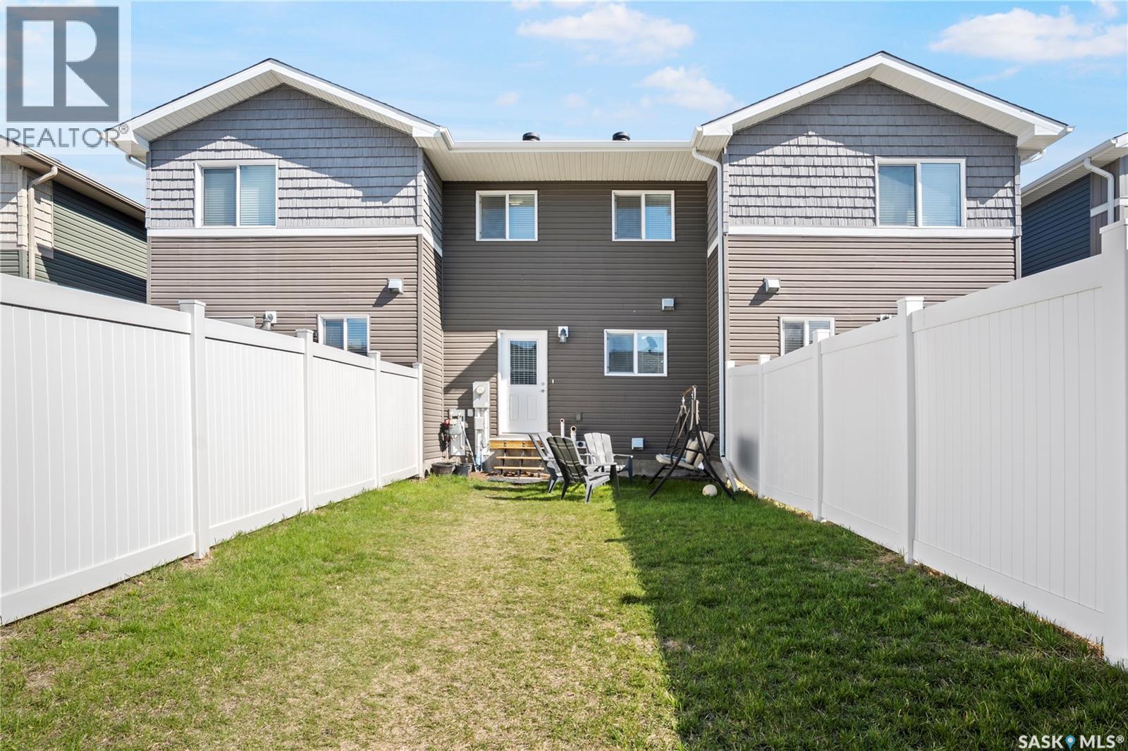 4733 Primrose Green Drive E, Regina, SK - Outdoor