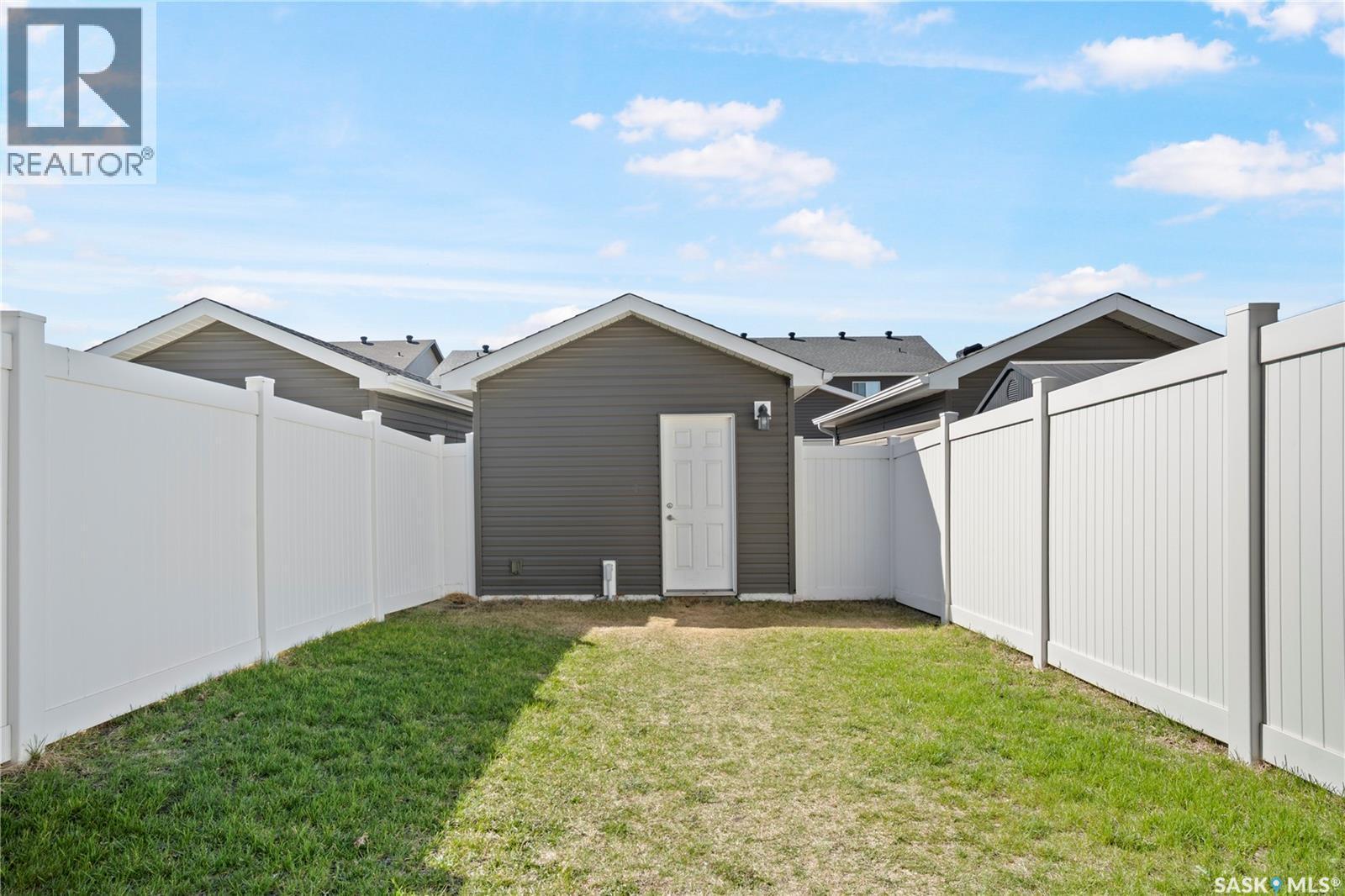 4733 Primrose Green Drive E, Regina, SK - Outdoor