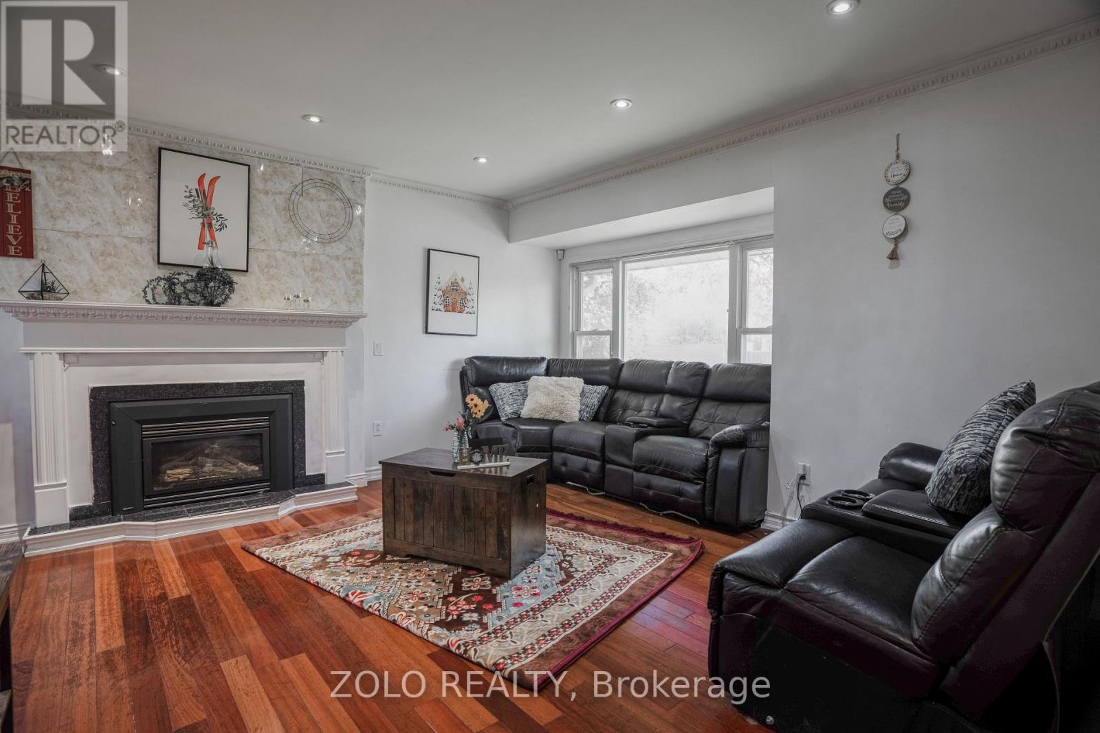 13 Foster Road, Mississauga, ON - Indoor Photo Showing Living Room With Fireplace