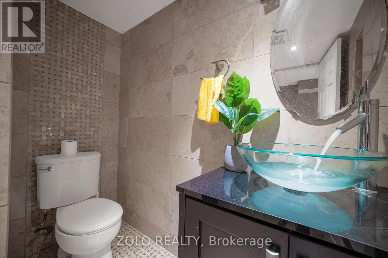 13 Foster Road, Mississauga, ON - Indoor Photo Showing Bathroom
